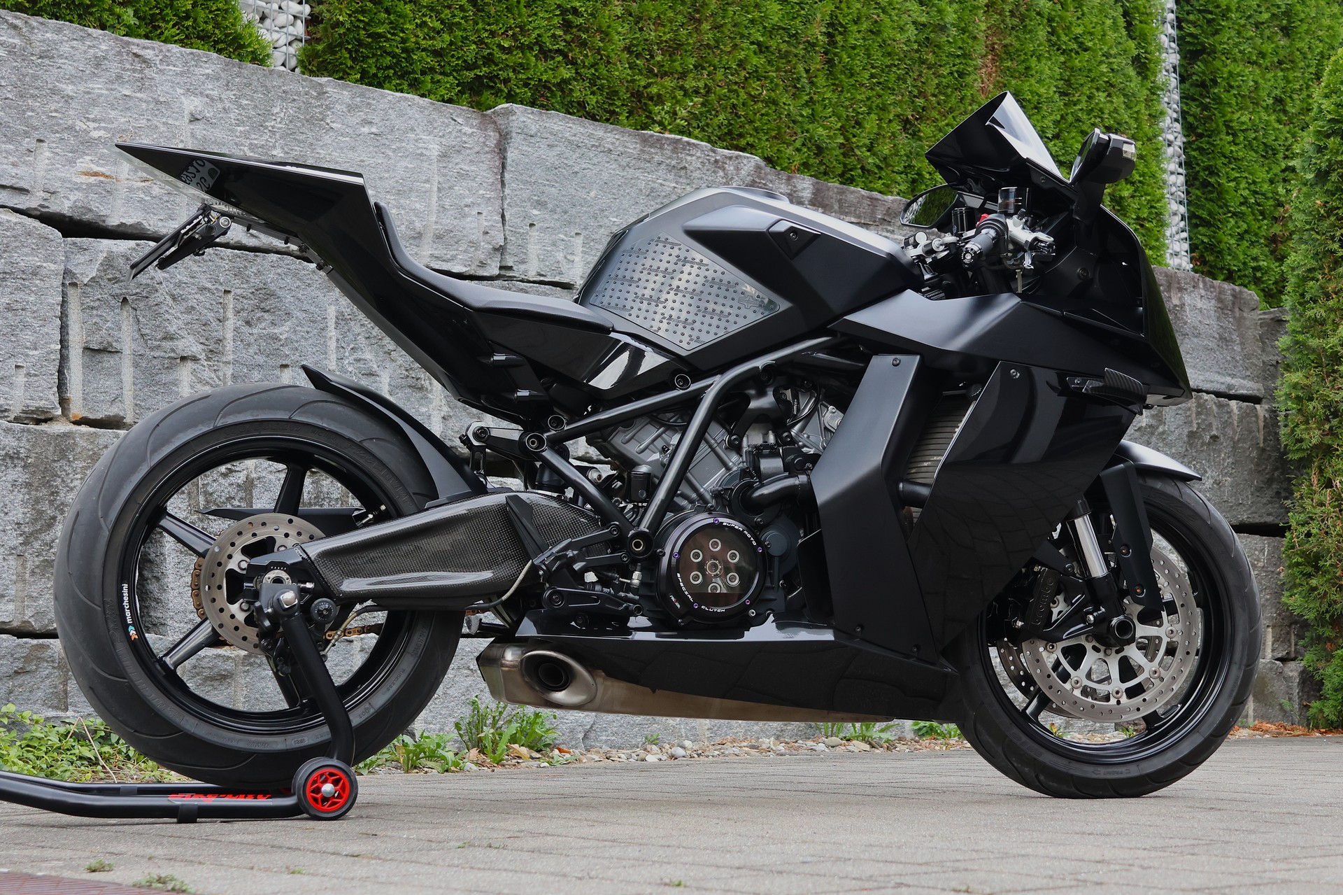 KTM 1190 RC8-image-1