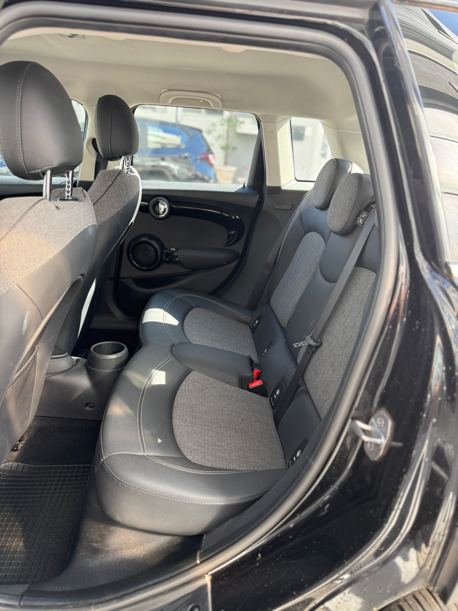 MINI Cooper Classic Edition Steptronic-image-12