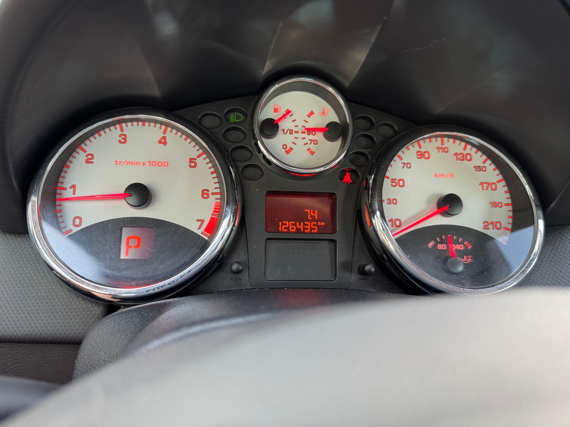 PEUGEOT 207 CC 1.6 16V Sport Automatic-image-14