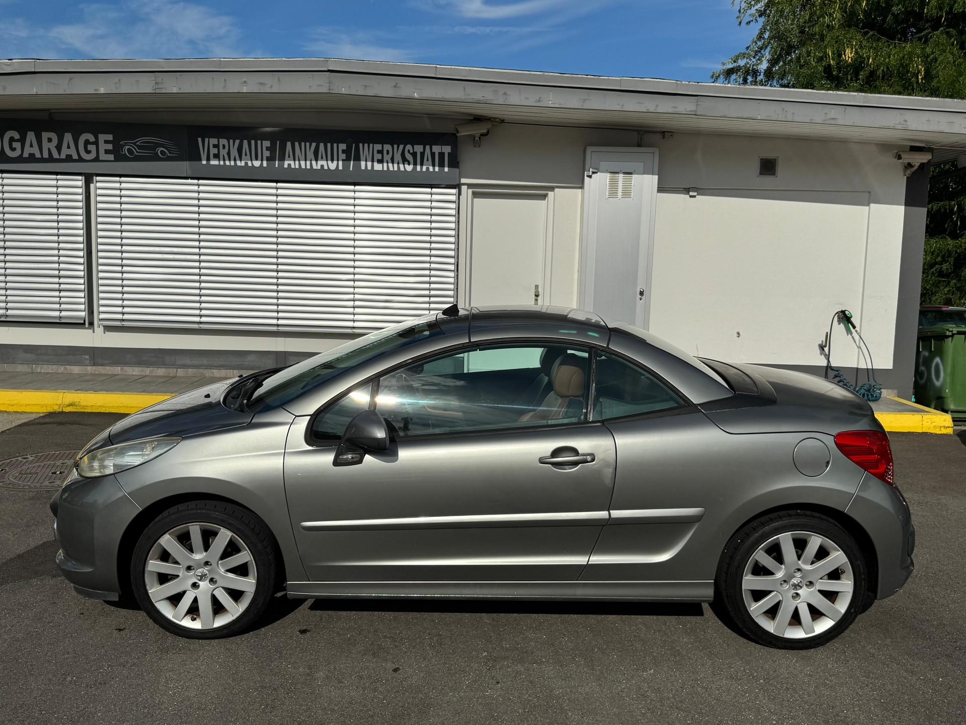 PEUGEOT 207 CC 1.6 16V Sport Automatic-image-2