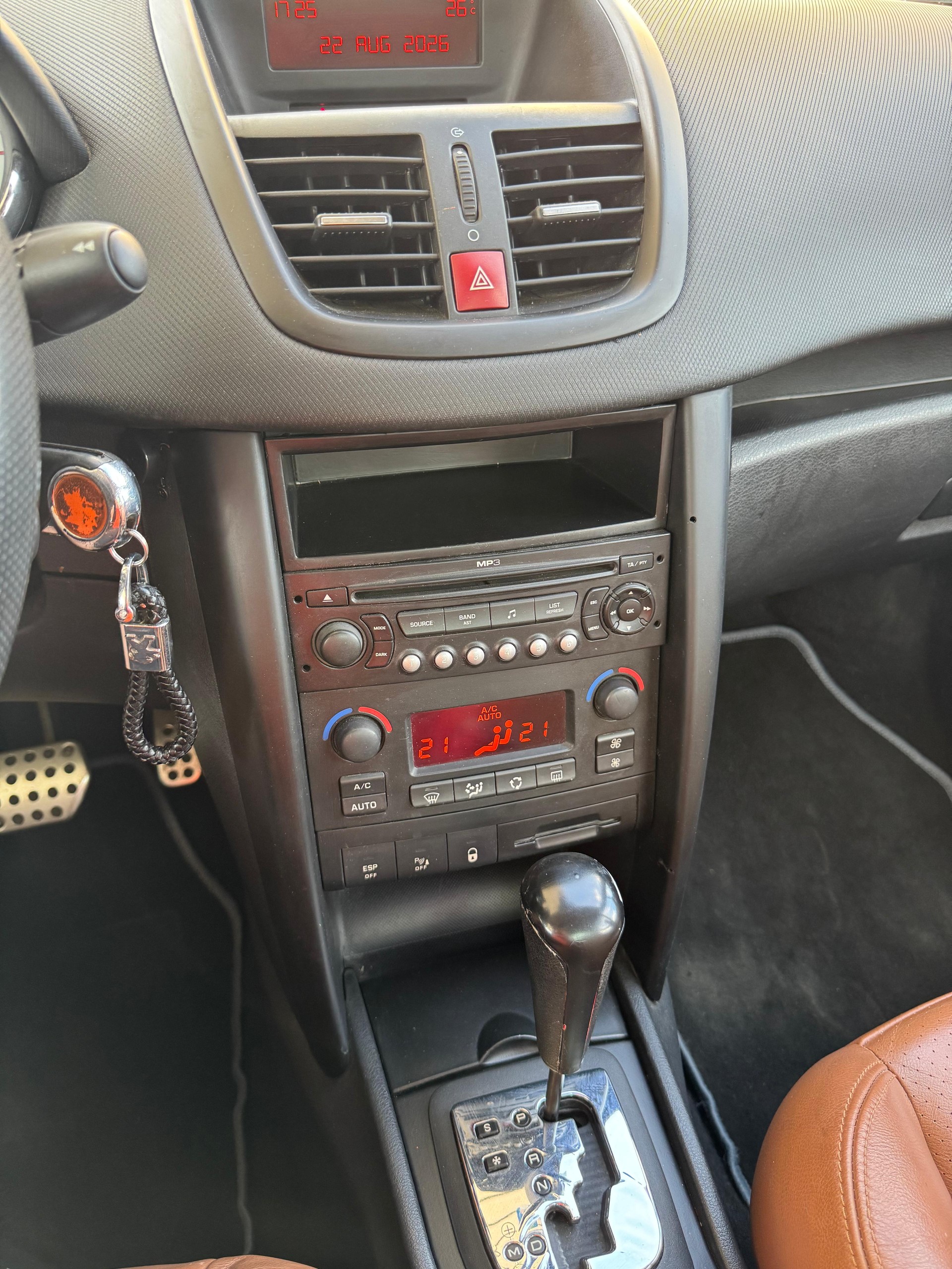 PEUGEOT 207 CC 1.6 16V Sport Automatic-image-13