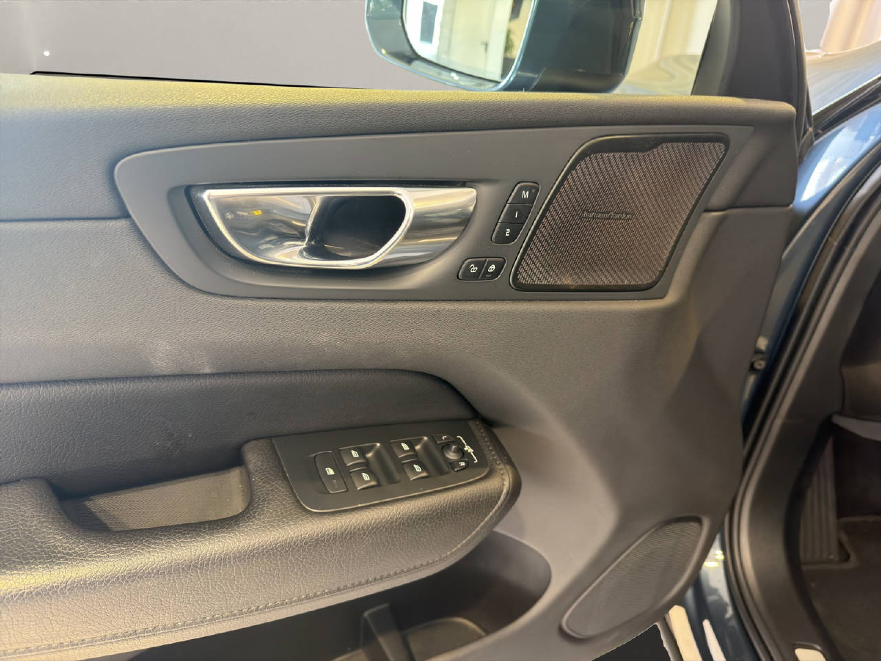 VOLVO XC60 2.0 T8 TE Inscription eAWD-image-11