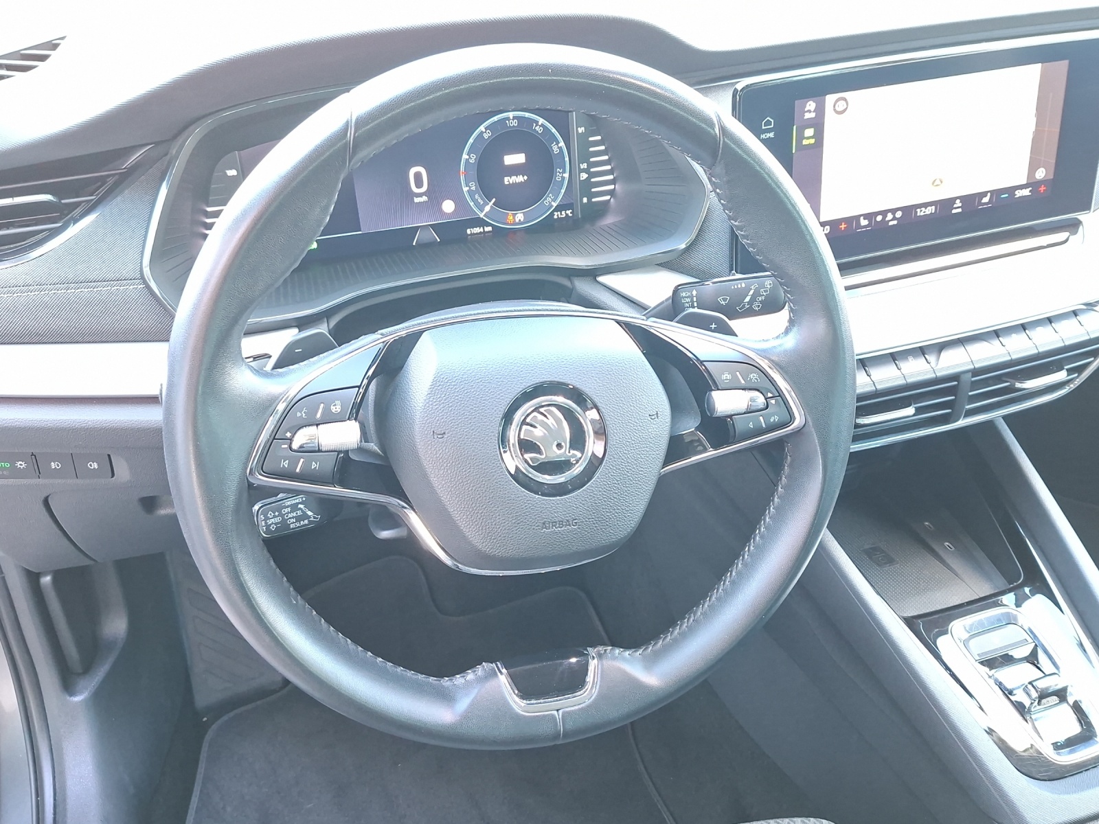 SKODA Octavia Combi 1.5 TSI mHEV DSG Style-image-9