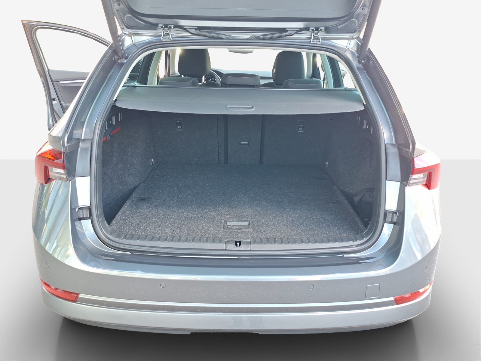 SKODA Octavia Combi 1.5 TSI mHEV DSG Style-image-12