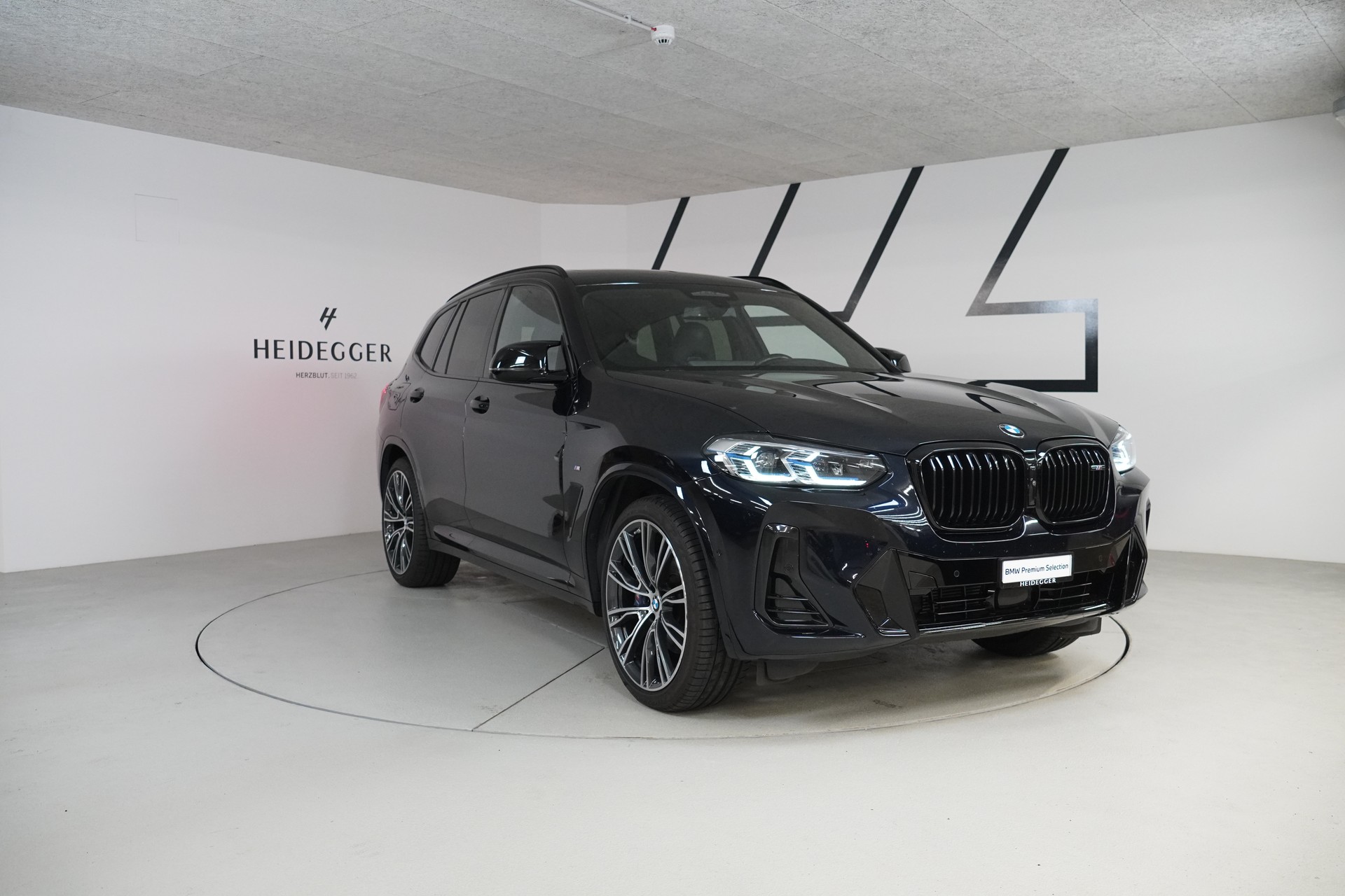 BMW X3 M40i Travel-image-2