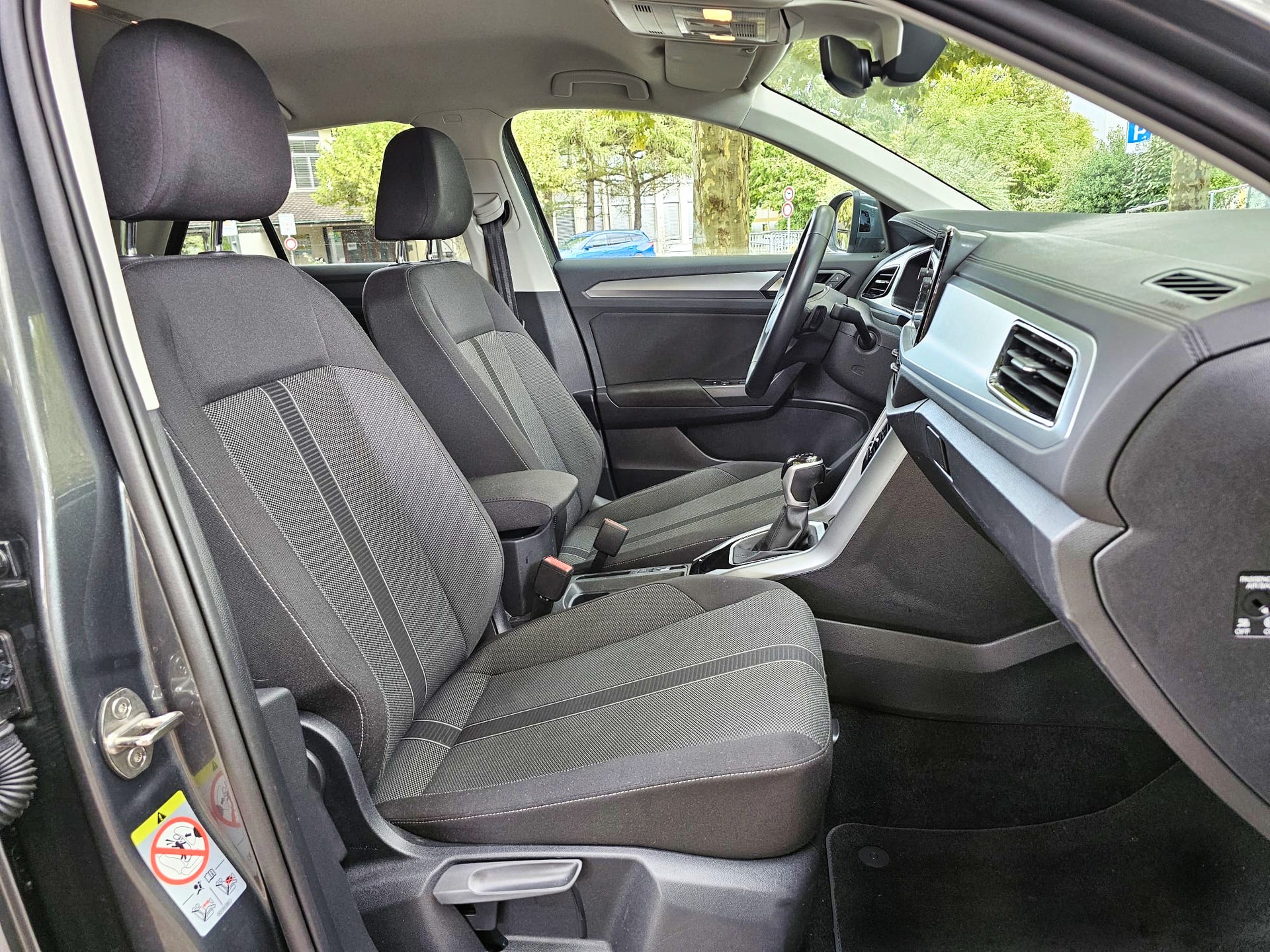 VW T-Roc 1.5 TSI EVO Life United DSG-image-9