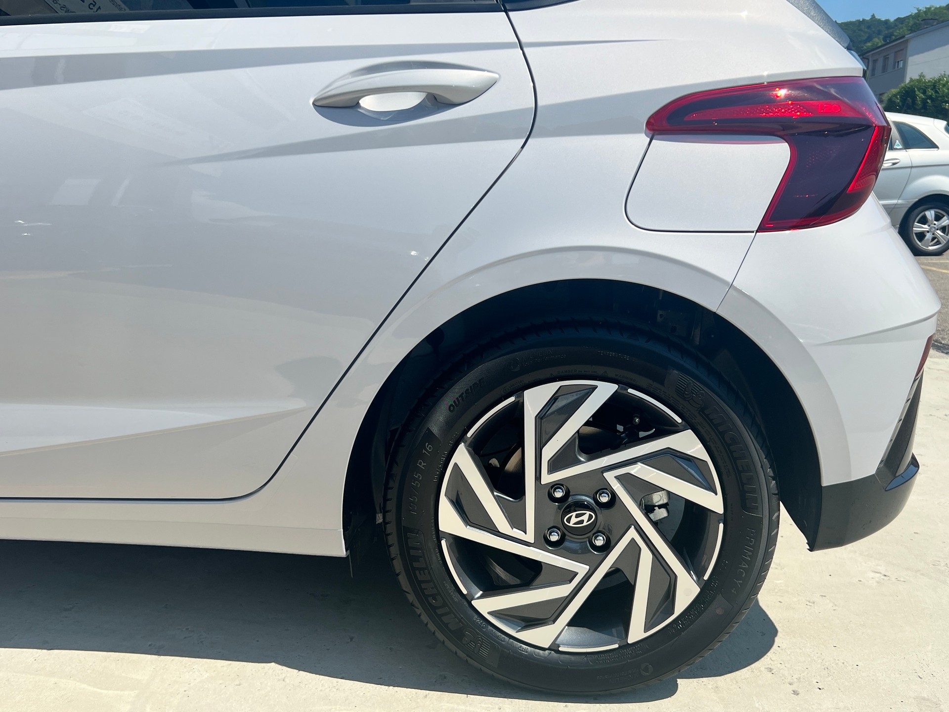 HYUNDAI i20 1.0 T-GDi DCT Klima-Aut.-image-10