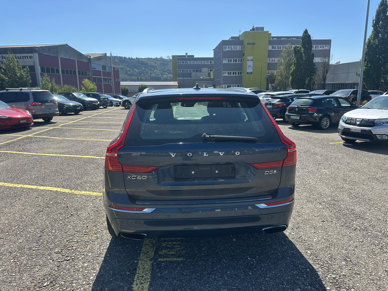 VOLVO XC60 D5 AWD Inscription Geartronic-image-3