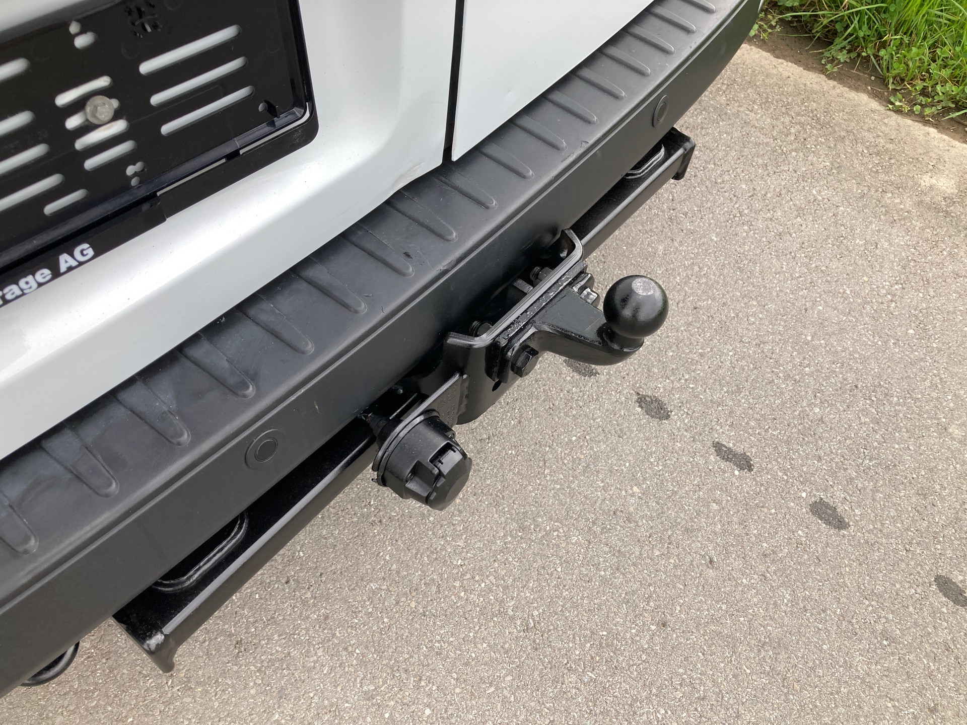 FORD Transit Custom Van 300 L2H1 DK Trend 6 Plätzer mit Anhängerkupplung-image-5