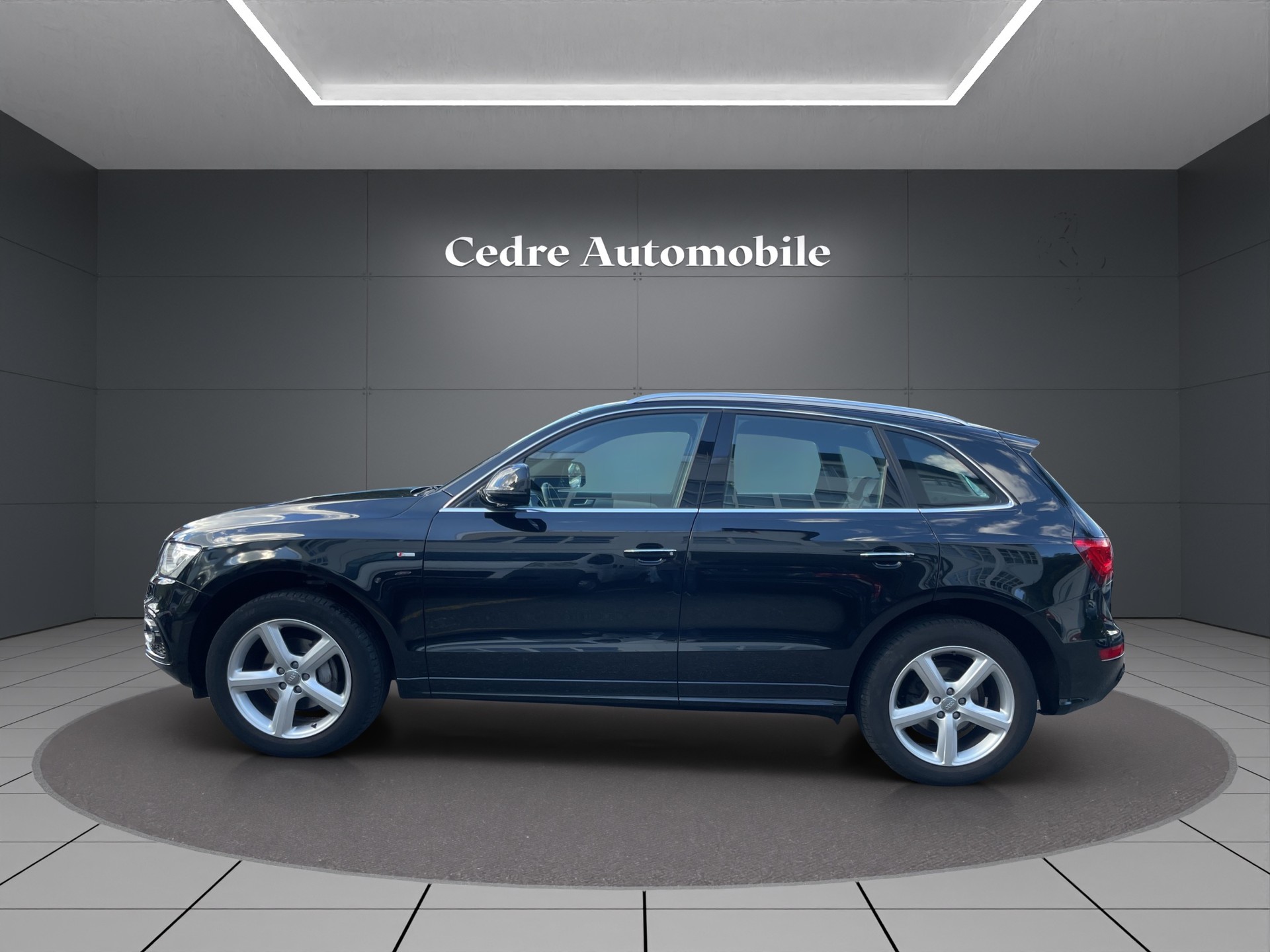 AUDI Q5 2.0 TDI quattro S-Line S-tronic-image-2