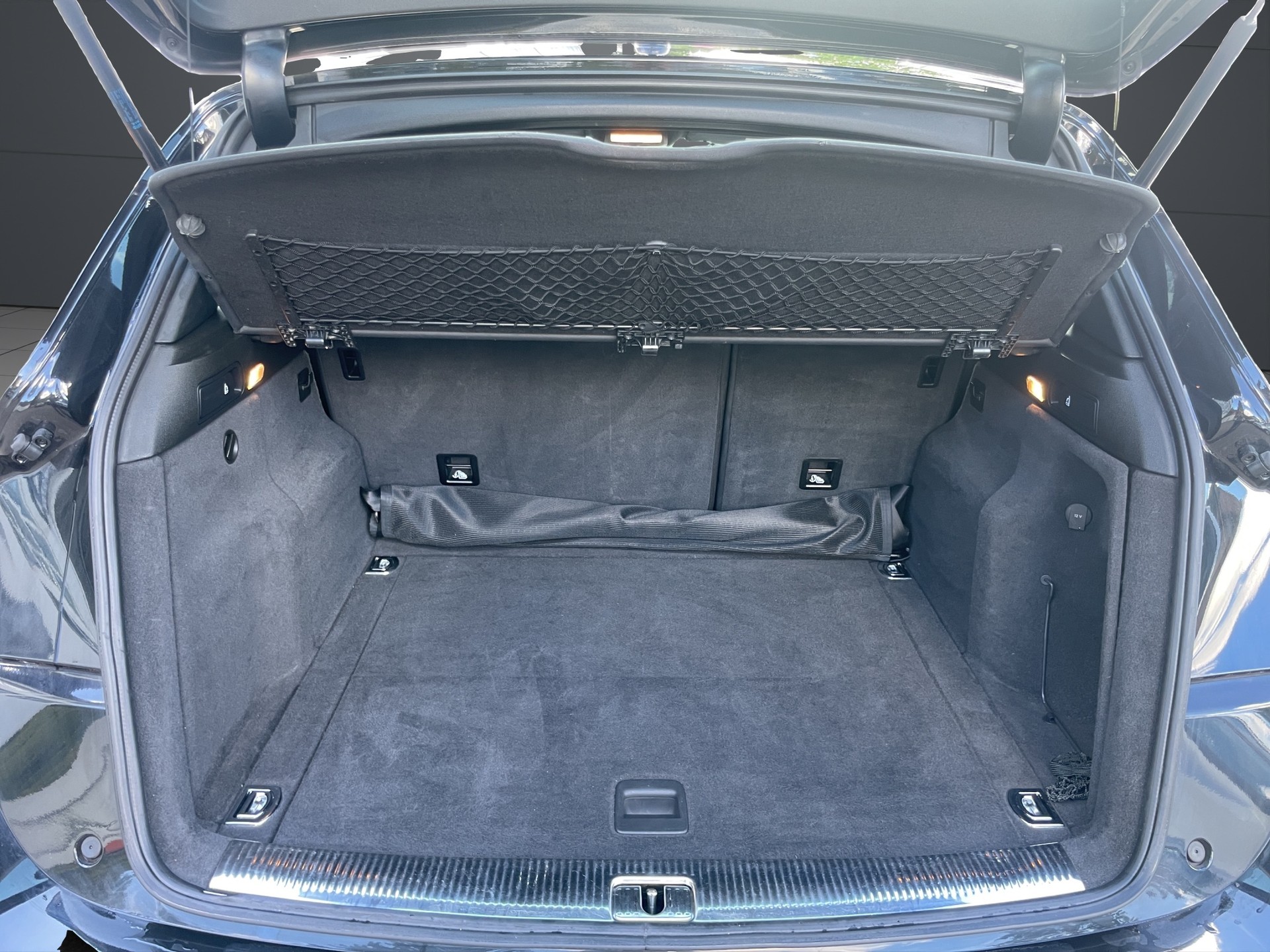 AUDI Q5 2.0 TDI quattro S-Line S-tronic-image-11