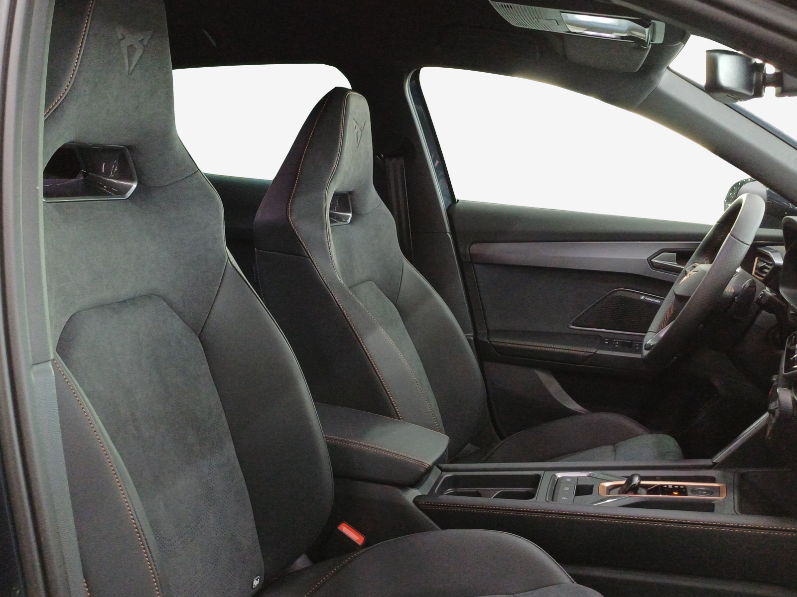CUPRA Formentor 1.5 e-HYBRID pHEV VZ DSG-image-15