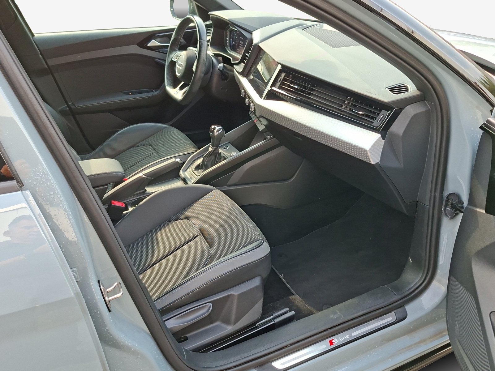 AUDI A1 Sportback 30 TFSI S Line Attraction S-tronic-image-14
