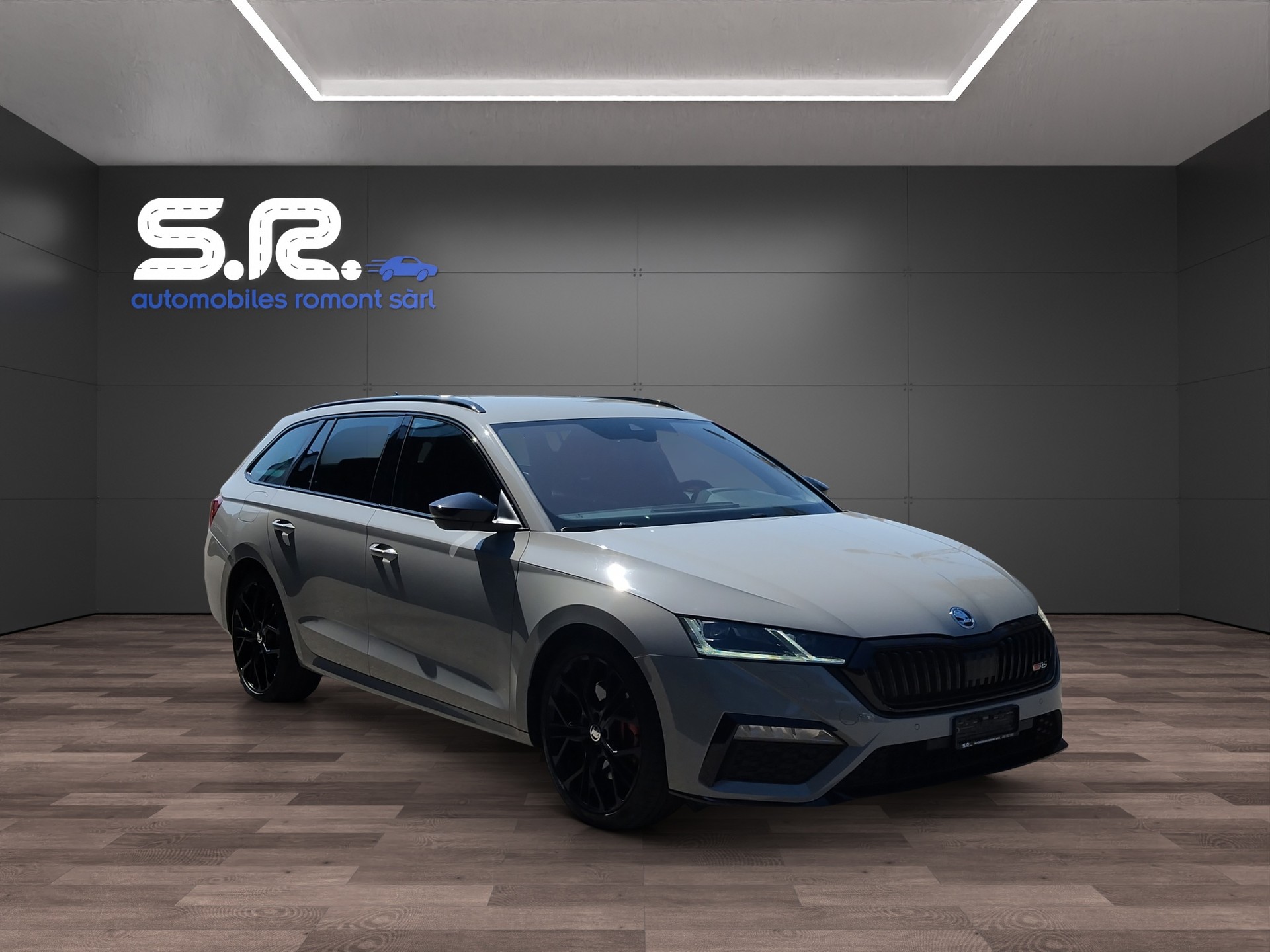 SKODA Octavia Combi 2.0 TSI DSG RS-image-0
