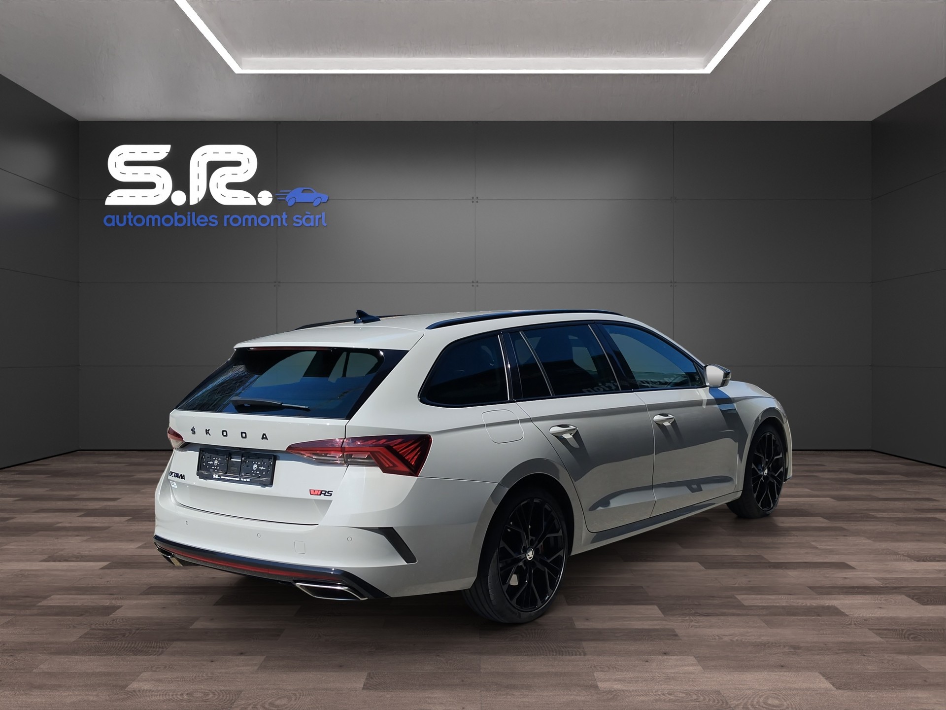 SKODA Octavia Combi 2.0 TSI DSG RS-image-6