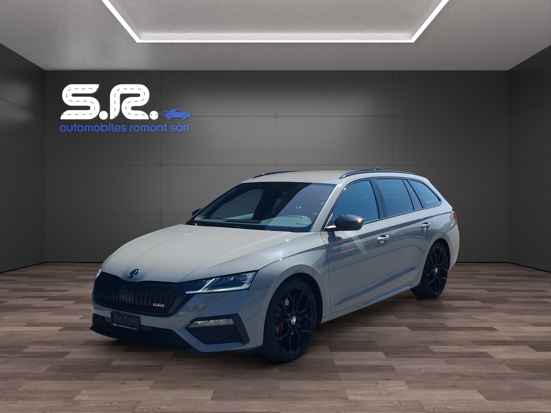 SKODA Octavia Combi 2.0 TSI DSG RS-image-2
