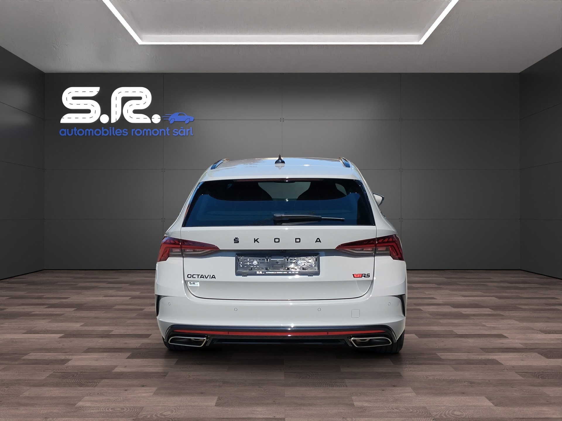 SKODA Octavia Combi 2.0 TSI DSG RS-image-5