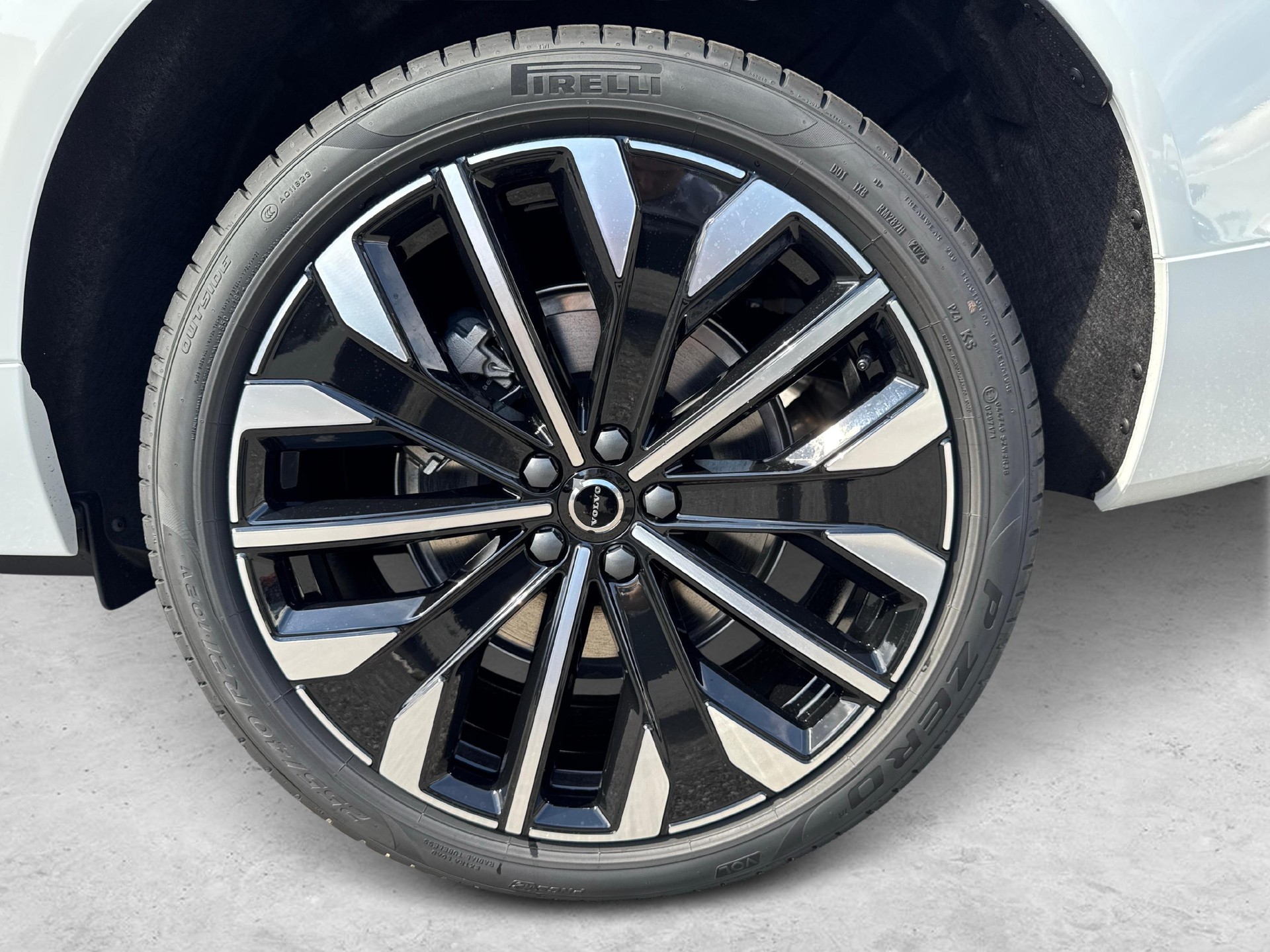 VOLVO XC60 2.0 T8 TE Ultra Dark eAWD-image-12