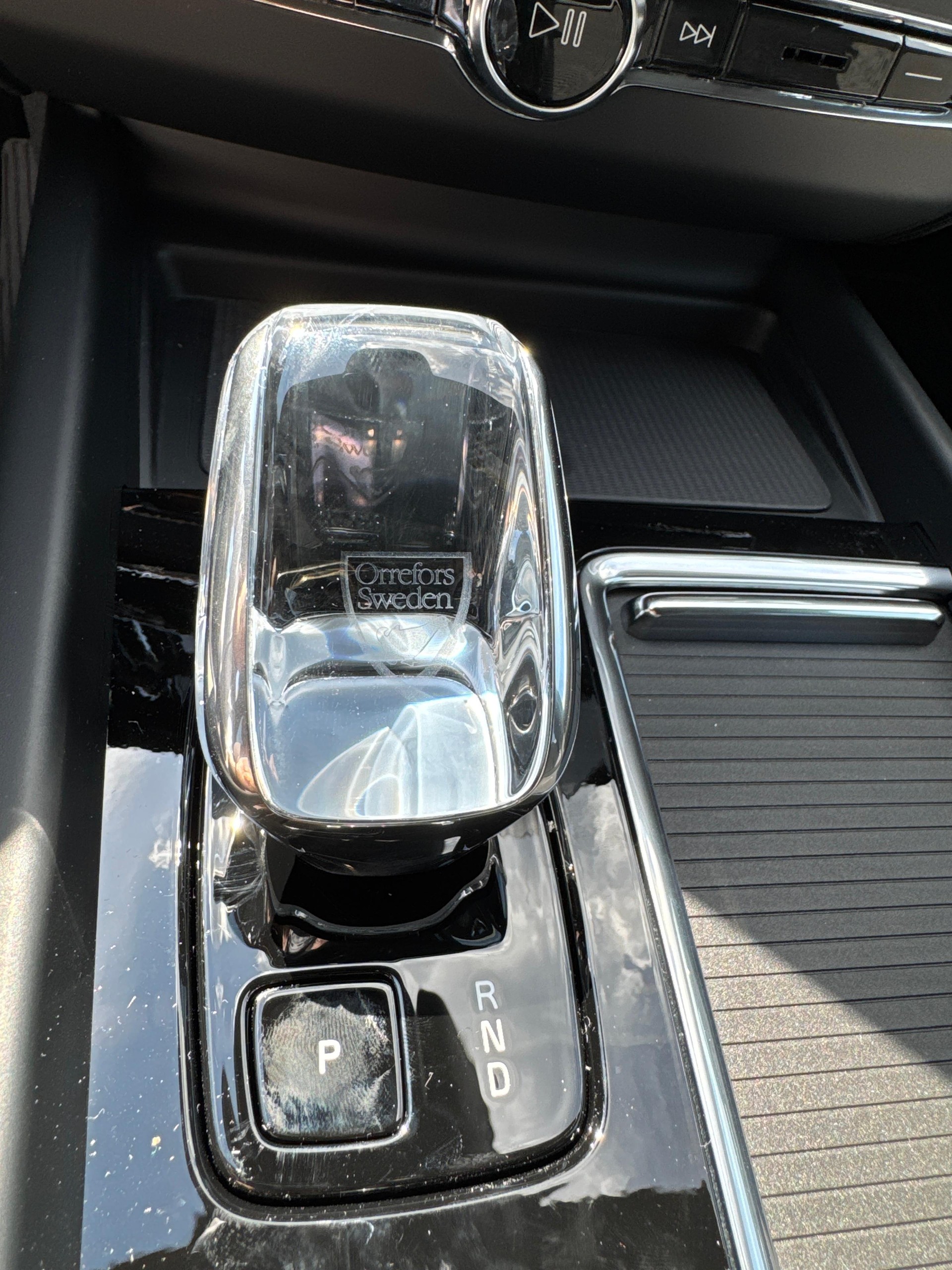 VOLVO XC60 2.0 T8 TE Ultra Dark eAWD-image-14