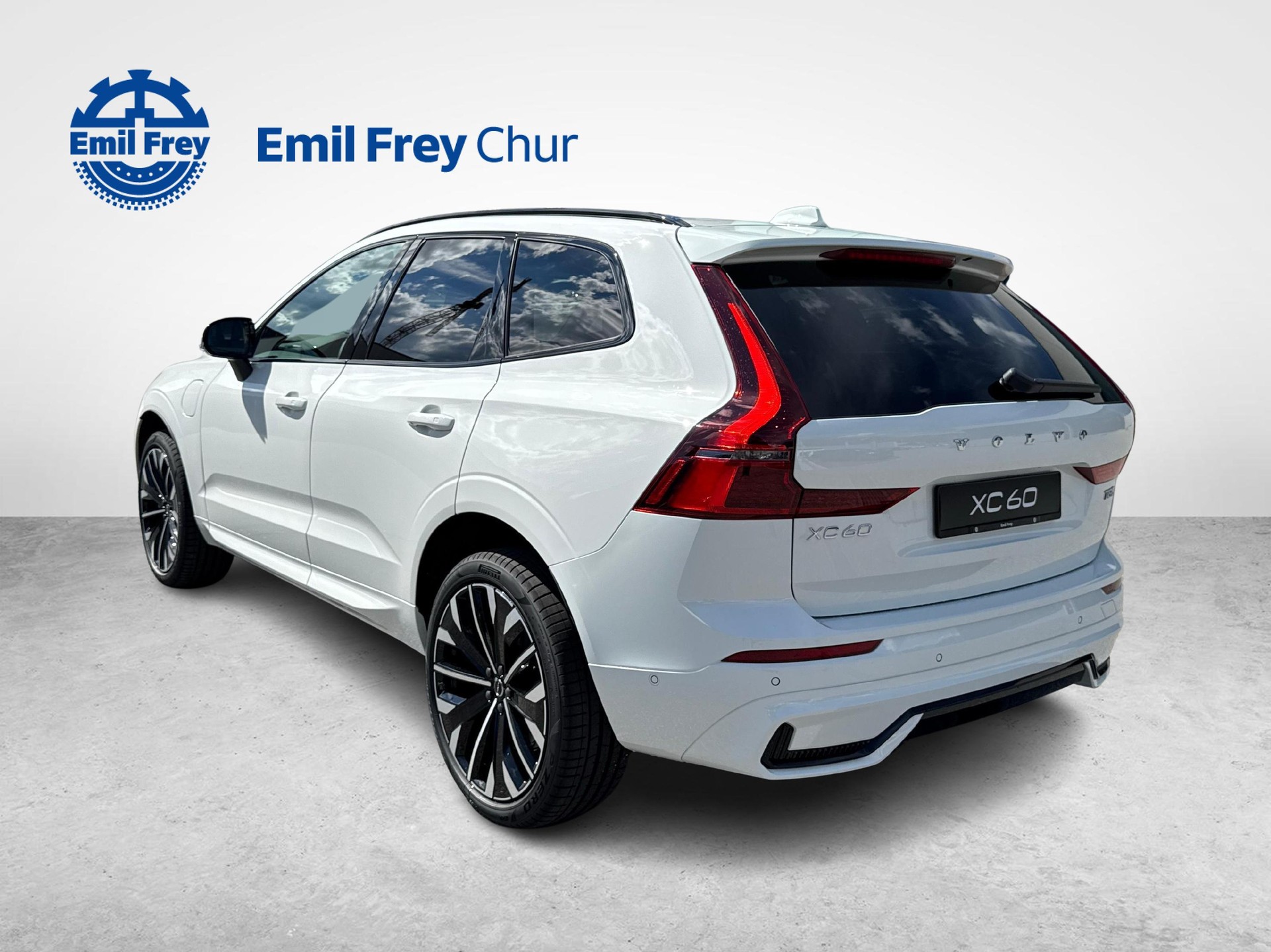 VOLVO XC60 2.0 T8 TE Ultra Dark eAWD-image-2