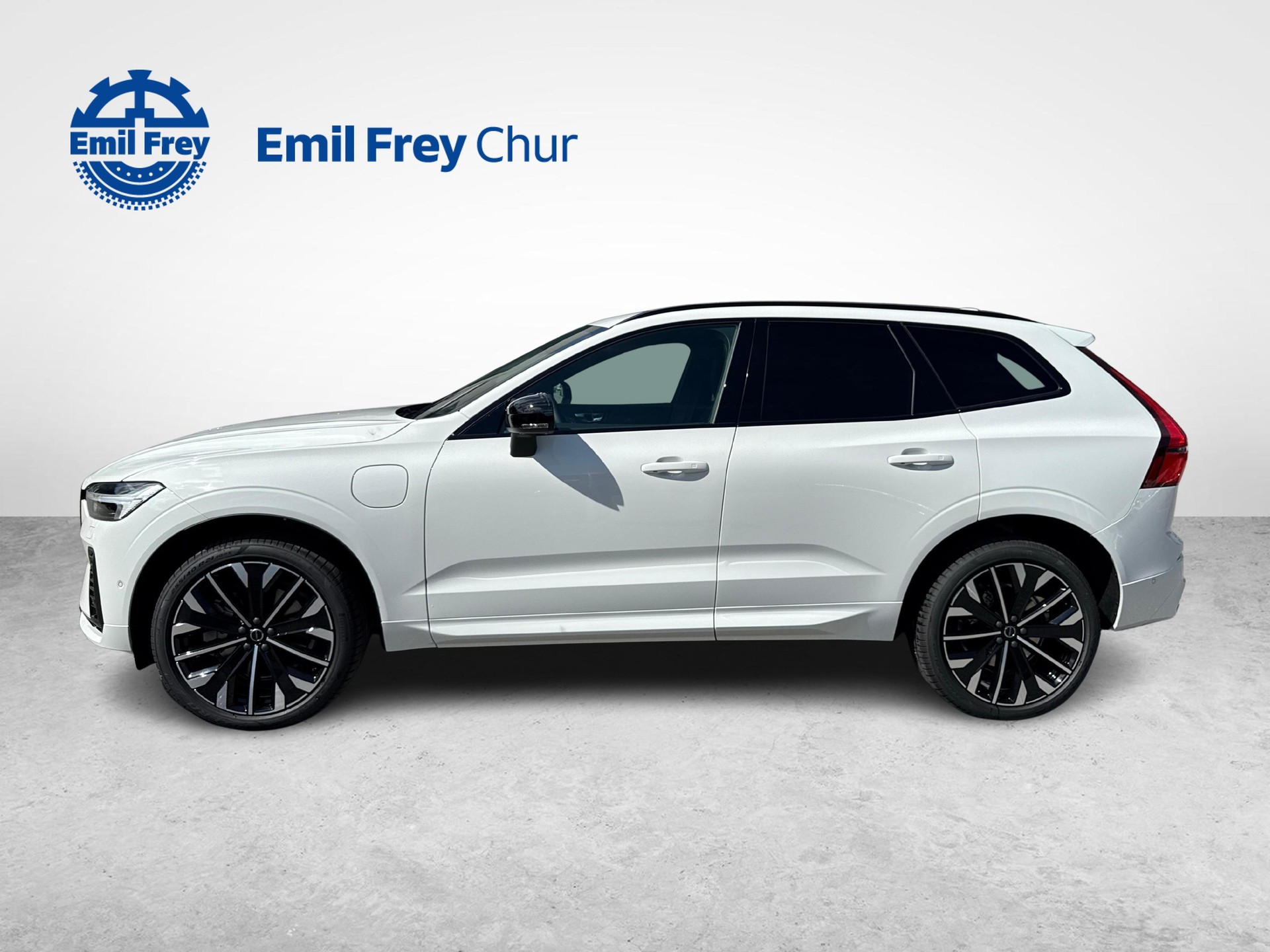 VOLVO XC60 2.0 T8 TE Ultra Dark eAWD-image-1