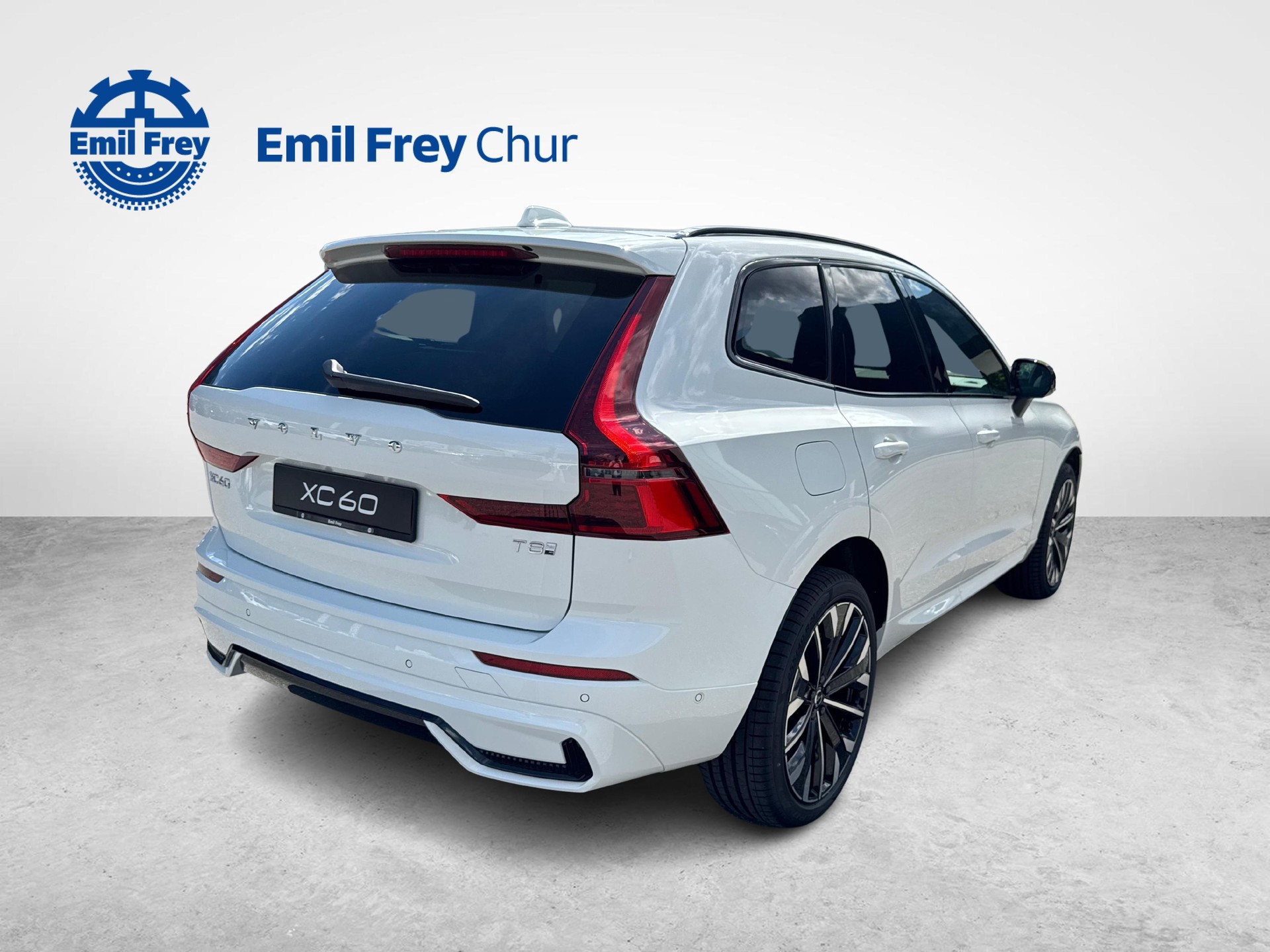 VOLVO XC60 2.0 T8 TE Ultra Dark eAWD-image-4