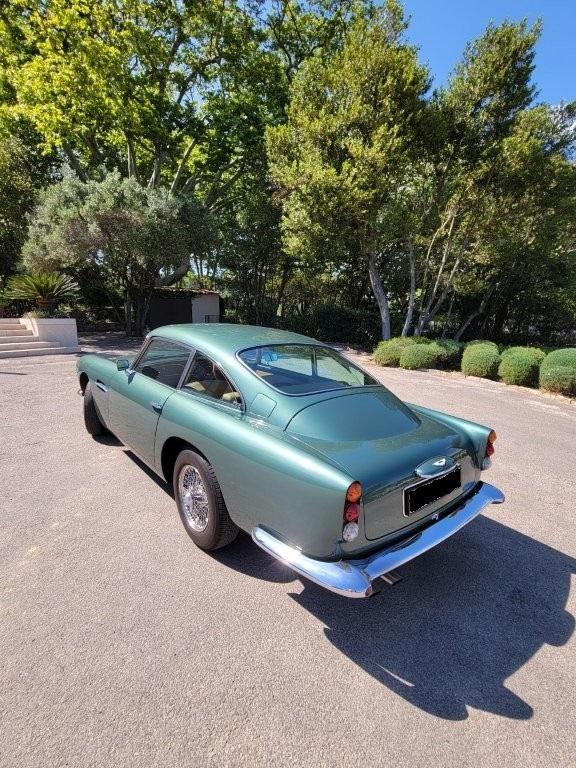 ASTON MARTIN Series V-image-2