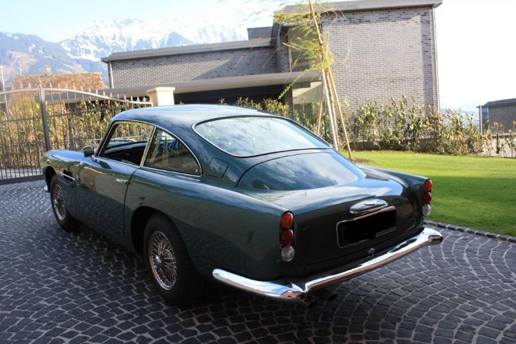 ASTON MARTIN Series V-image-5