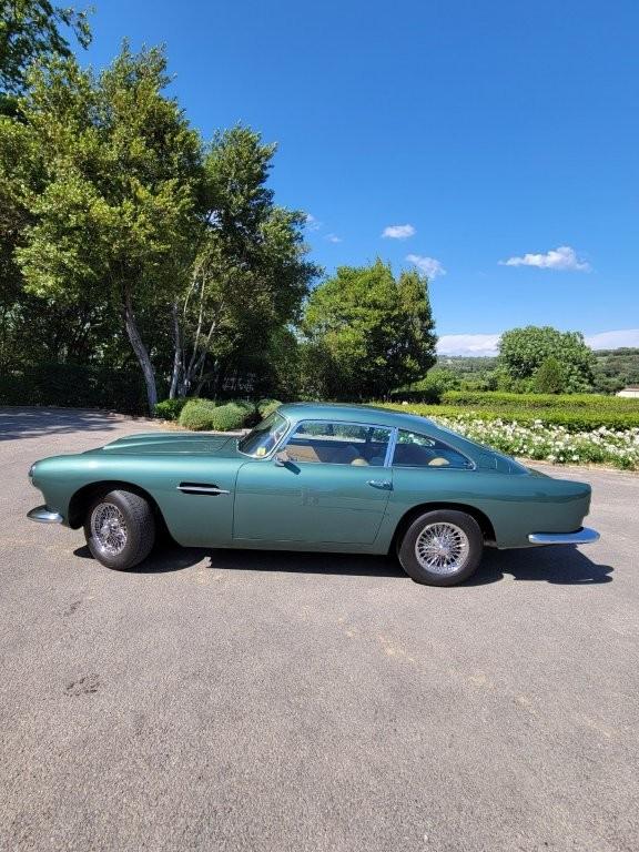 ASTON MARTIN Series V-image-1