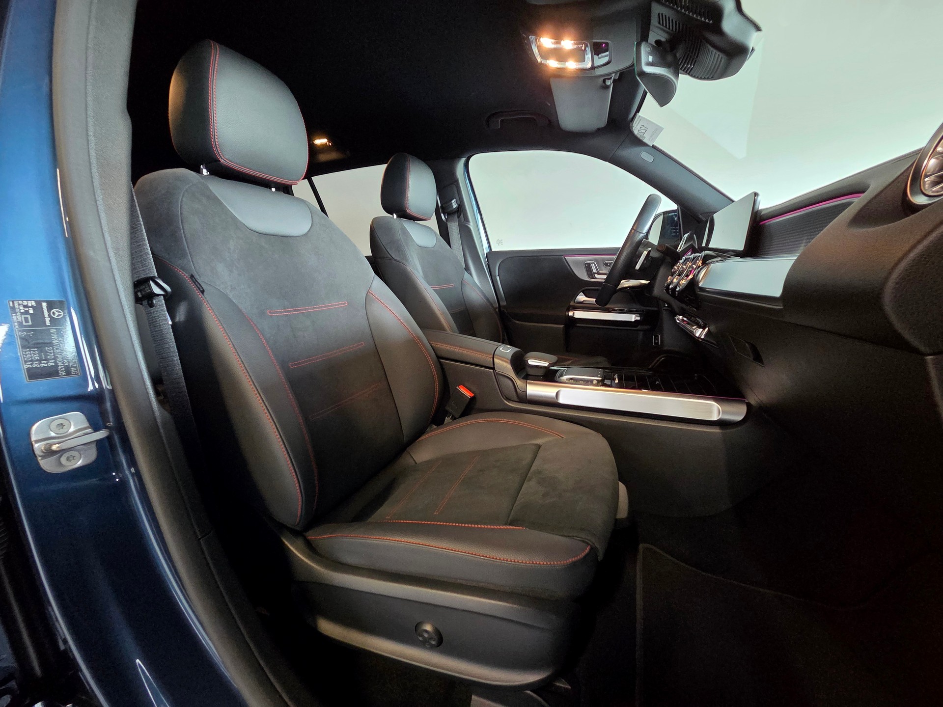 MERCEDES-BENZ EQB 350 AMG Line 4matic 7-Plätzer-image-11