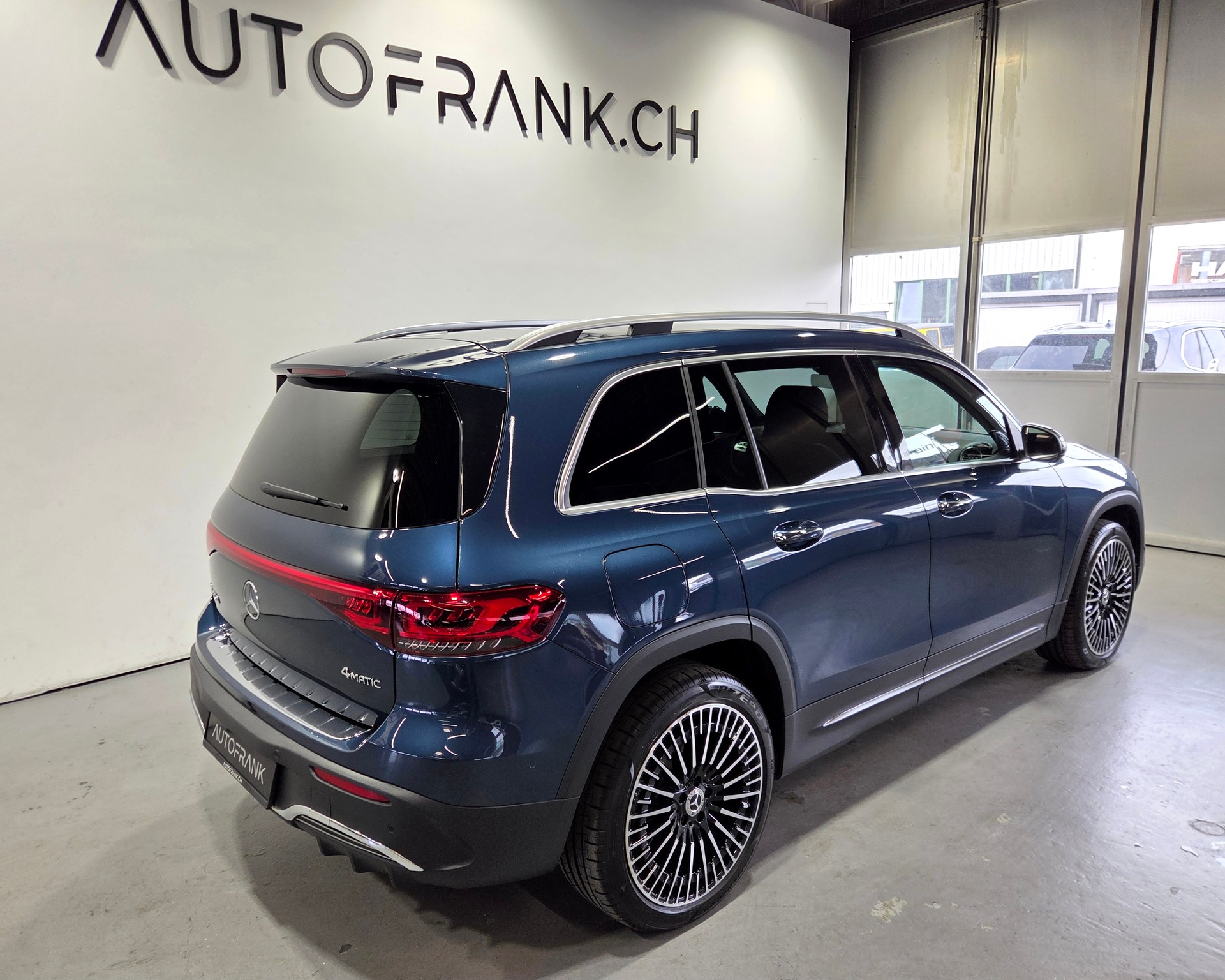 MERCEDES-BENZ EQB 350 AMG Line 4matic 7-Plätzer-image-6