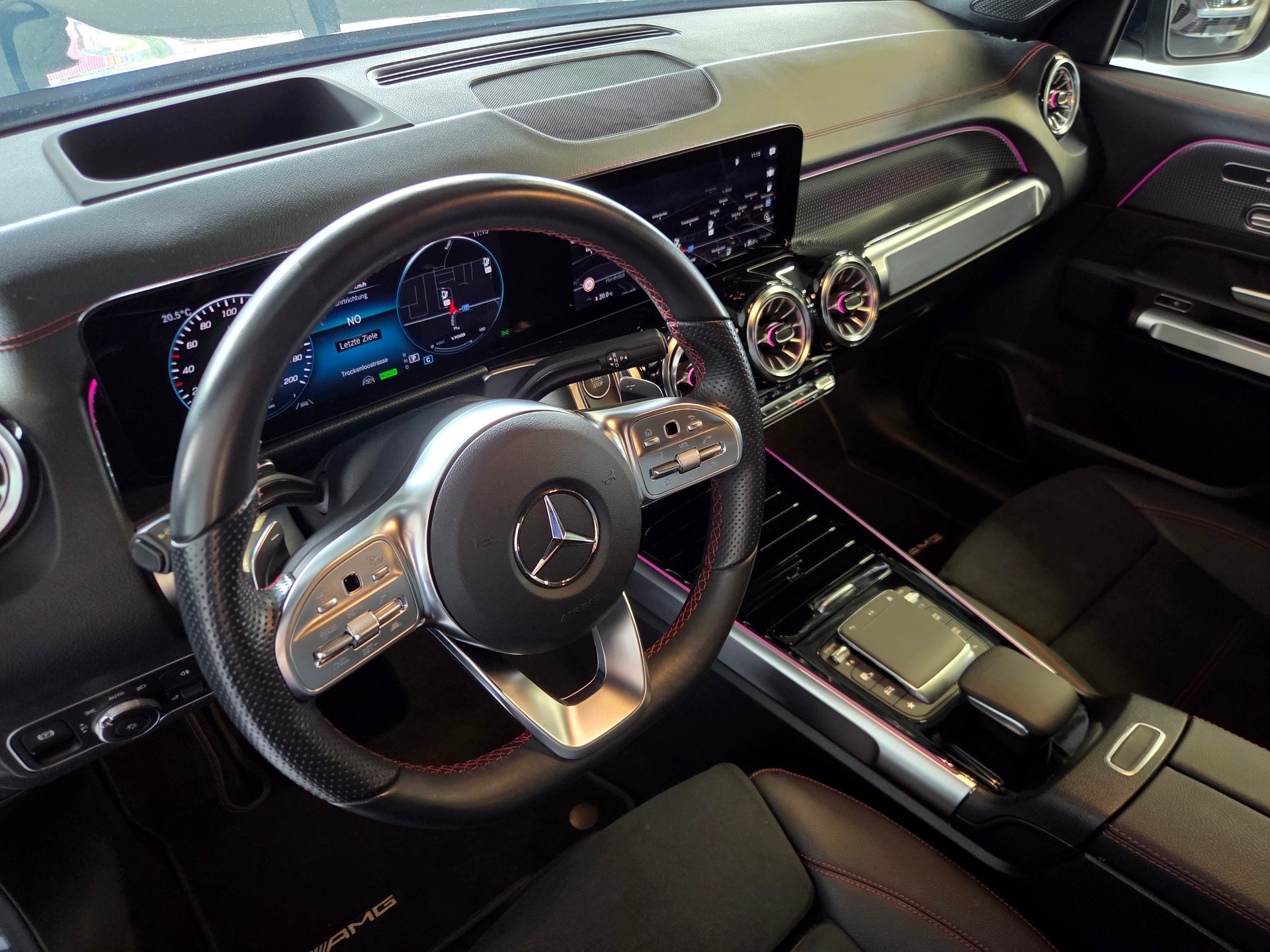 MERCEDES-BENZ EQB 350 AMG Line 4matic 7-Plätzer-image-10