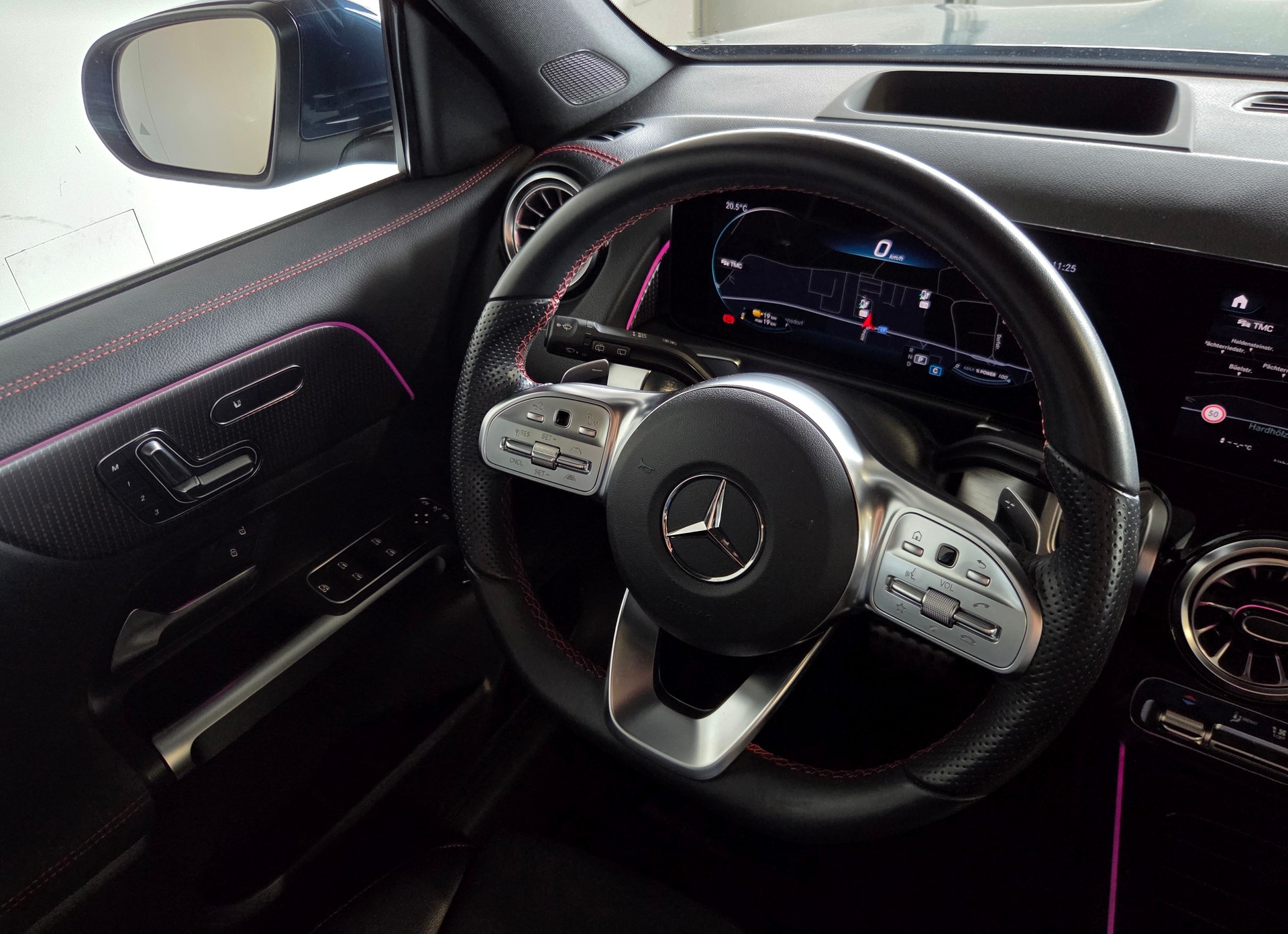 MERCEDES-BENZ EQB 350 AMG Line 4matic 7-Plätzer-image-15