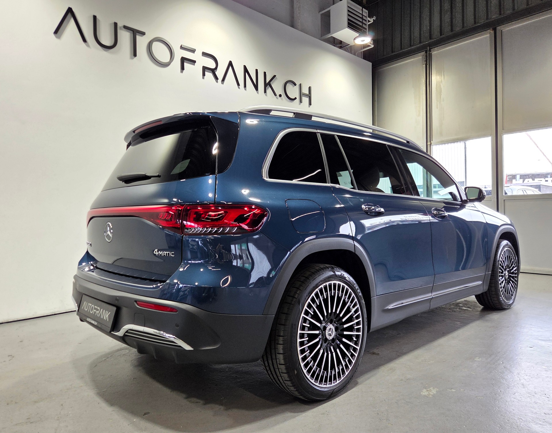 MERCEDES-BENZ EQB 350 AMG Line 4matic 7-Plätzer-image-8
