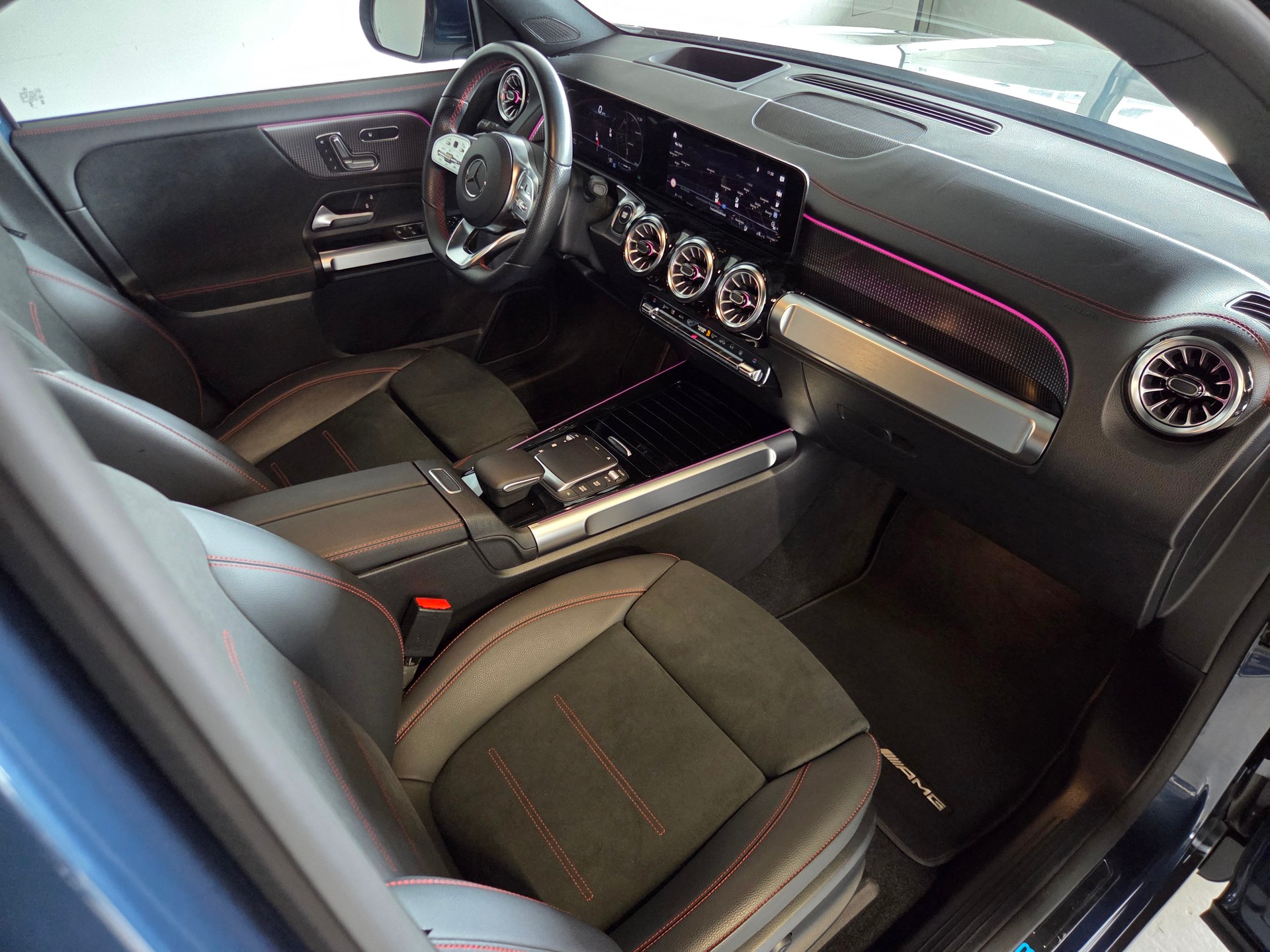 MERCEDES-BENZ EQB 350 AMG Line 4matic 7-Plätzer-image-13