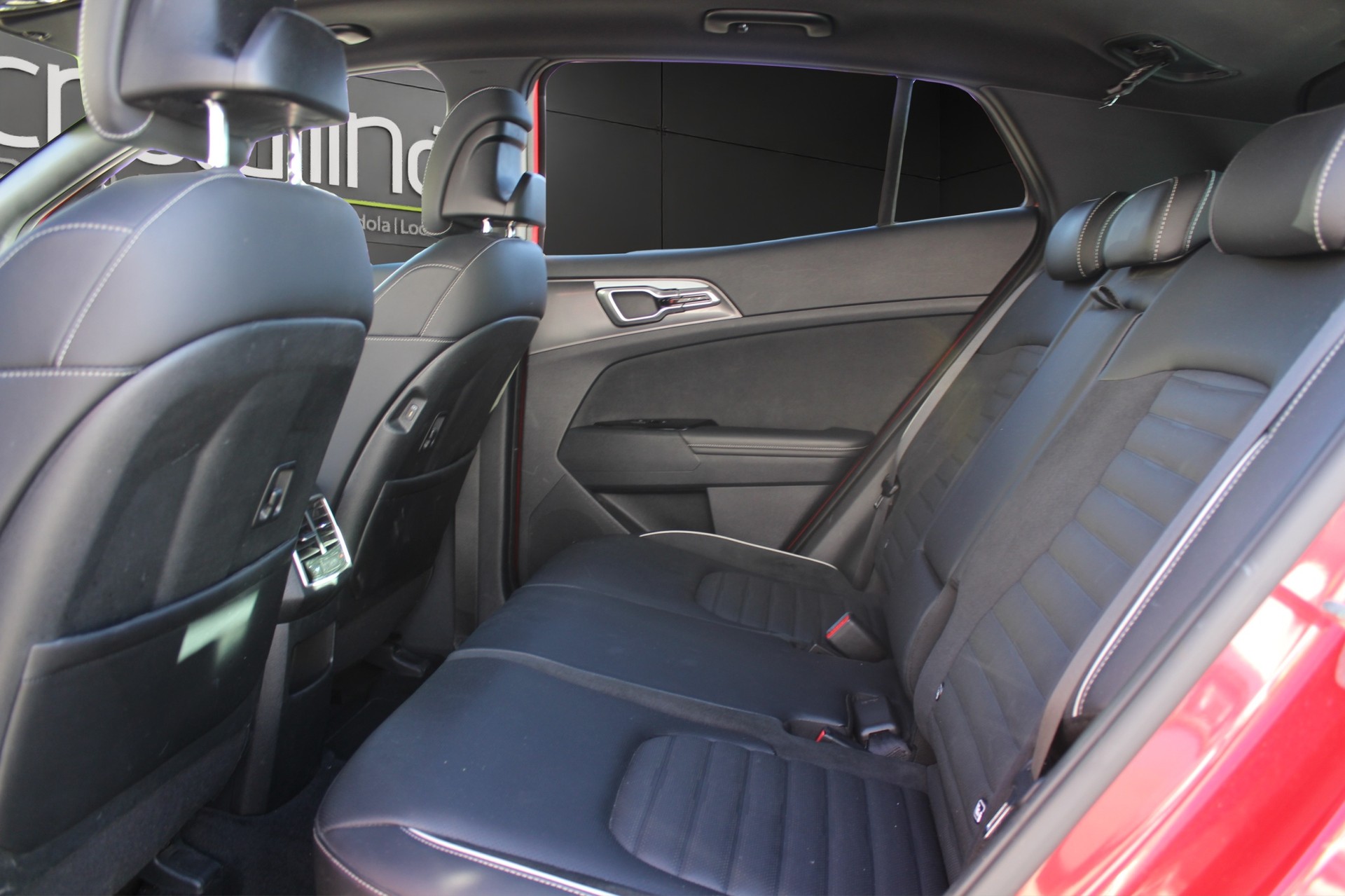 KIA Sportage 1.6 T-GDi Hybrid GT-Line-image-11