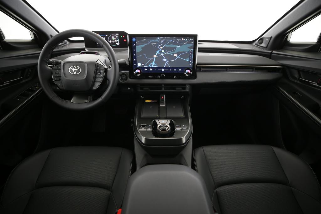 TOYOTA bZ4X Premium AWD-image-4