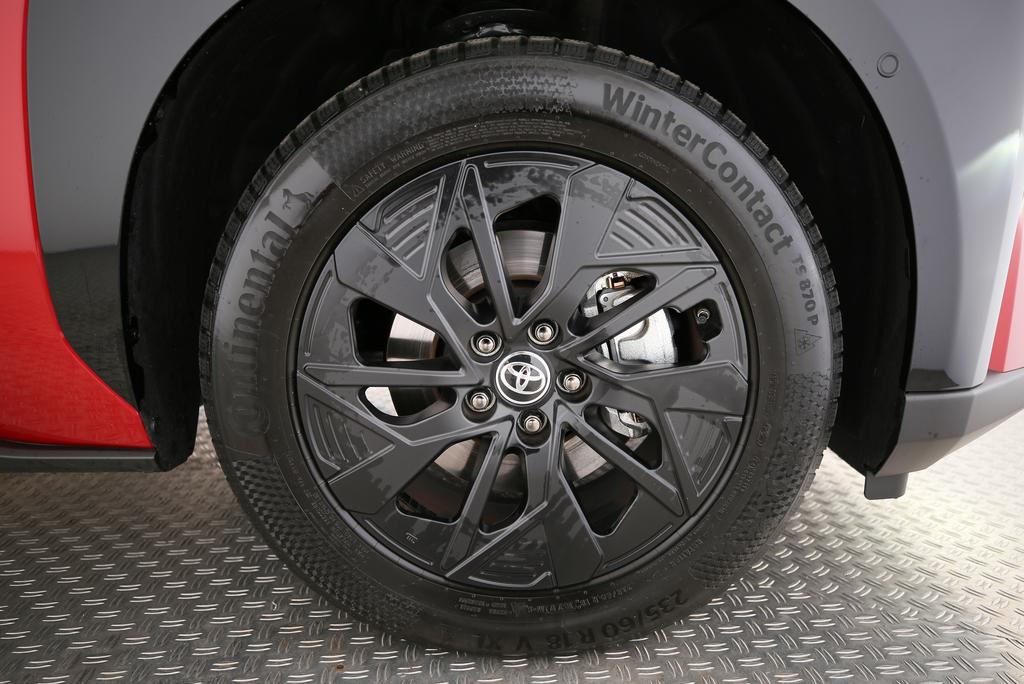 TOYOTA bZ4X Premium AWD-image-12
