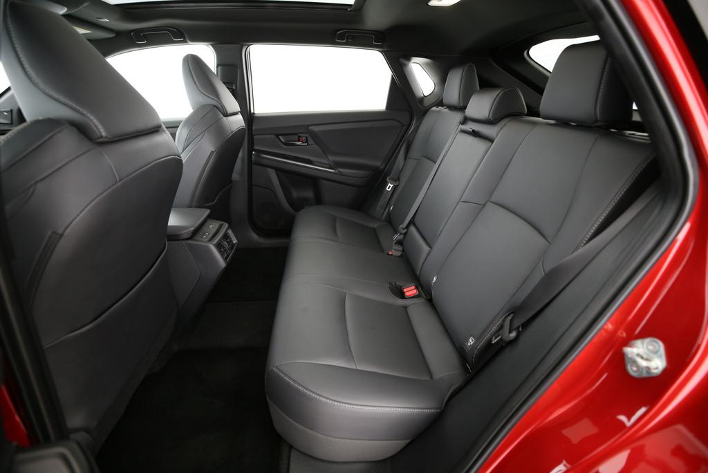 TOYOTA bZ4X Premium AWD-image-8