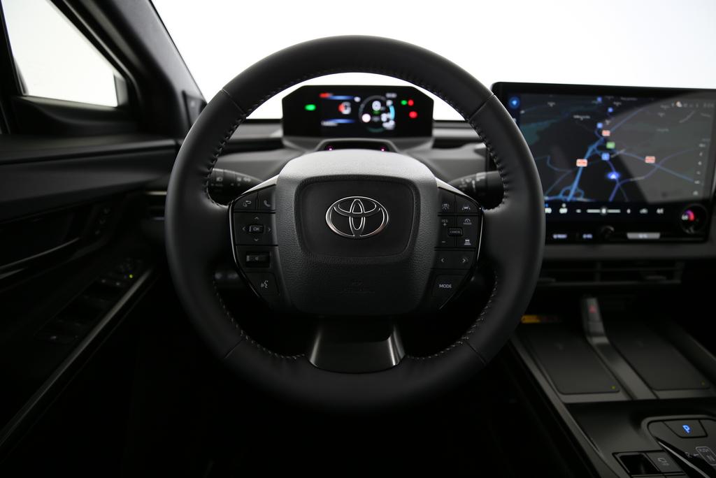 TOYOTA bZ4X Premium AWD-image-5