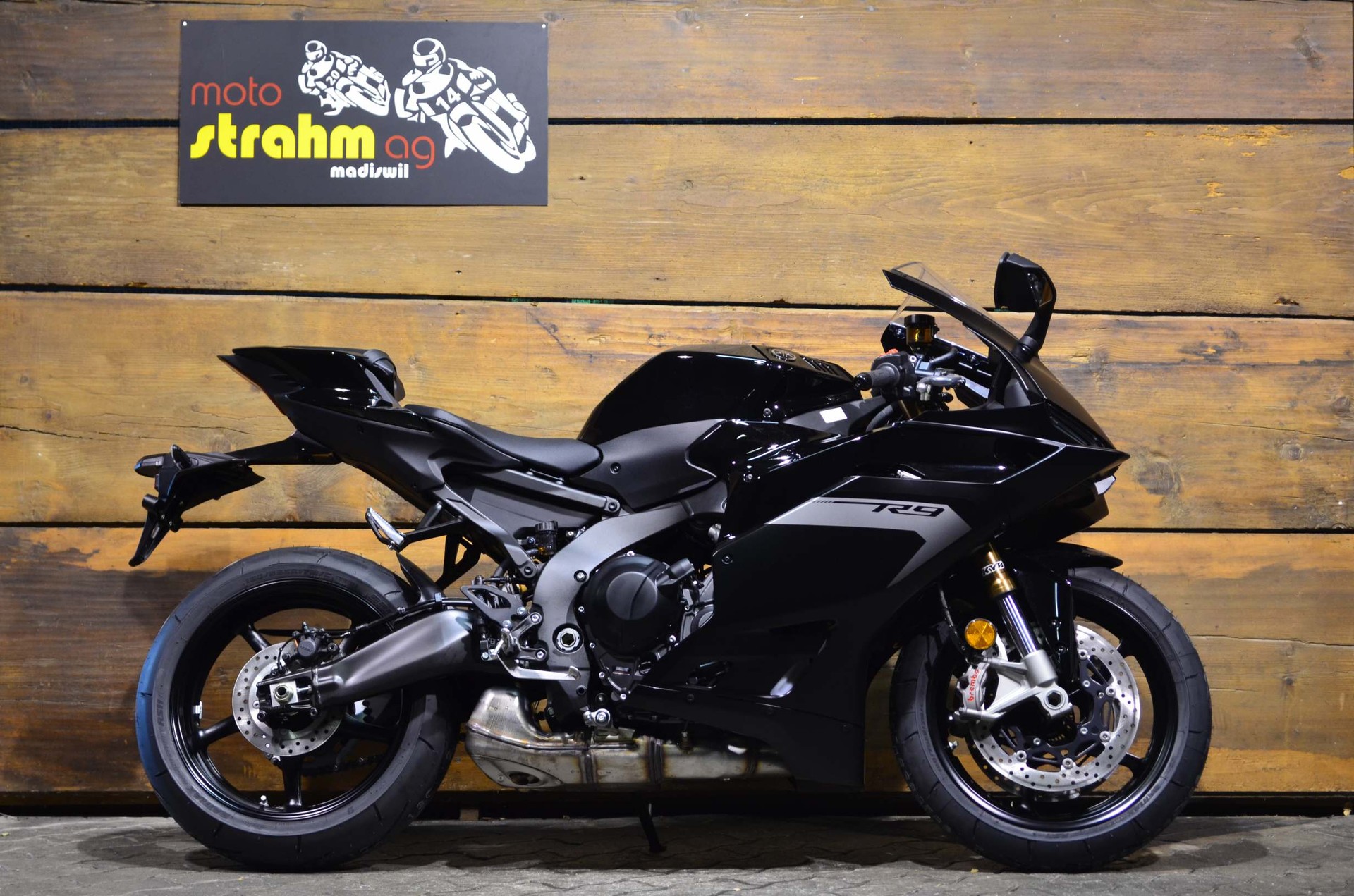 YAMAHA R9 ABS (auf Anfrage)-showroom-element-1