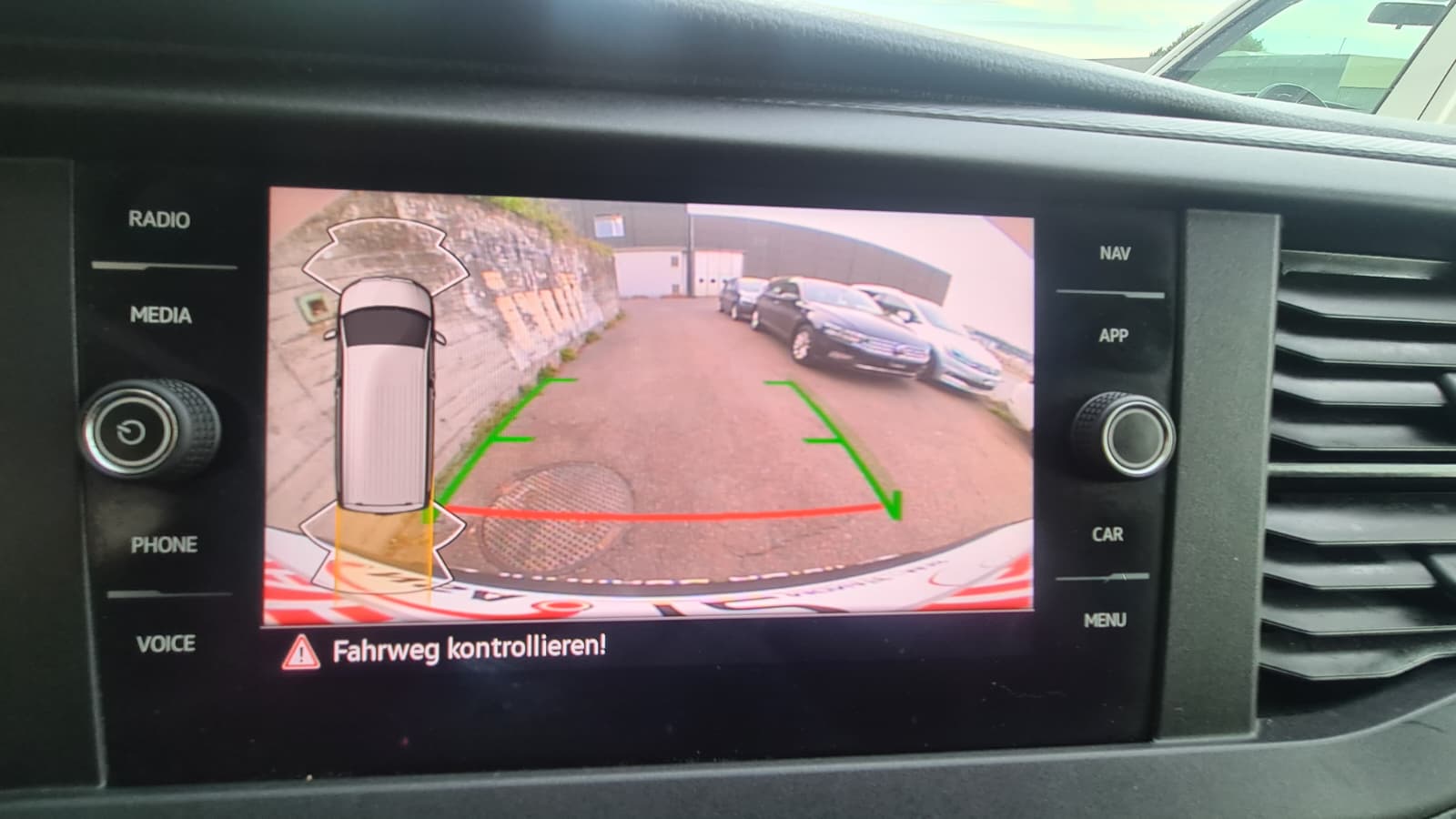 VW T6.1 2.0 TDI DSG ** 3-Plätzer ** Gr-Navi ** RF-Kamera ** Sitzheizung ** PDC ** Tempomat ** Frisch Ab MFK & Service **-image-16