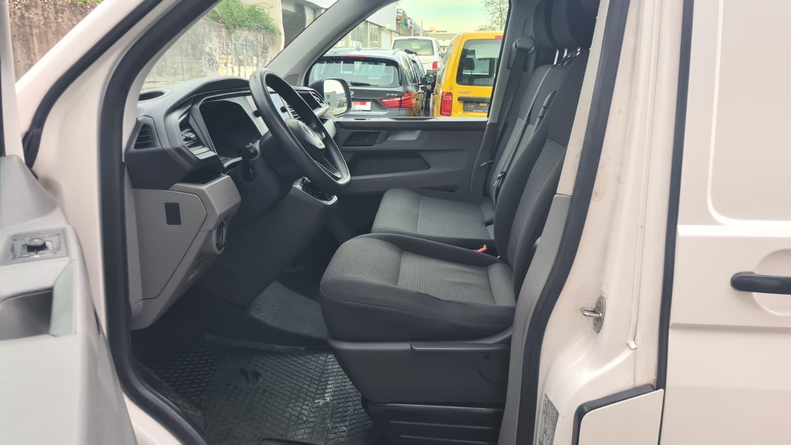 VW T6.1 2.0 TDI DSG ** 3-Plätzer ** Gr-Navi ** RF-Kamera ** Sitzheizung ** PDC ** Tempomat ** Frisch Ab MFK & Service **-image-19