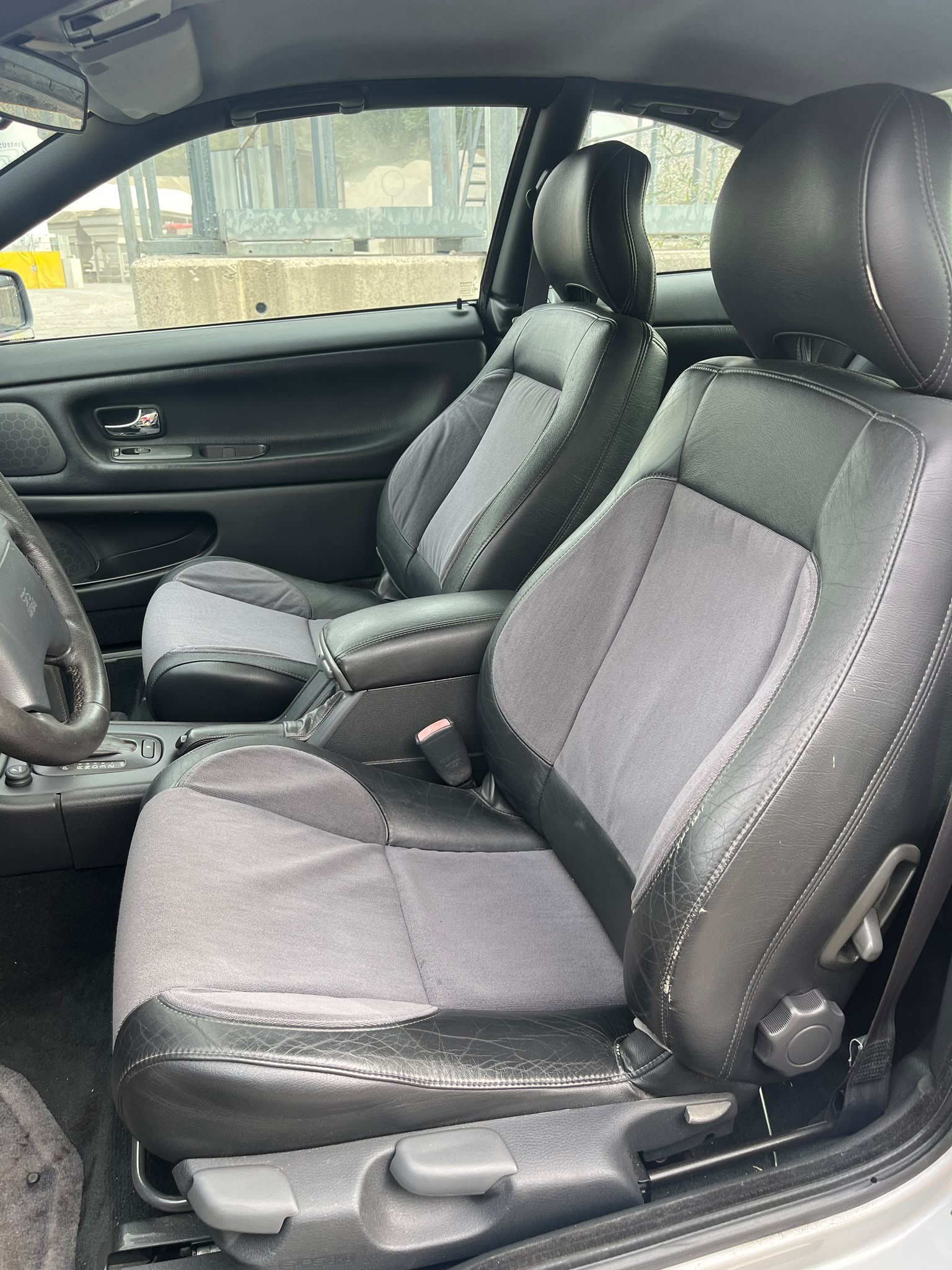 VOLVO C70 2.4 T5 Coupe-image-3