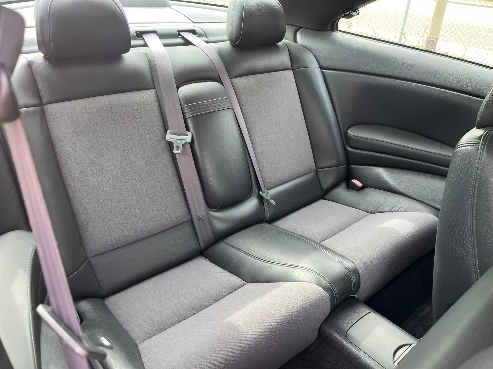 VOLVO C70 2.4 T5 Coupe-image-7