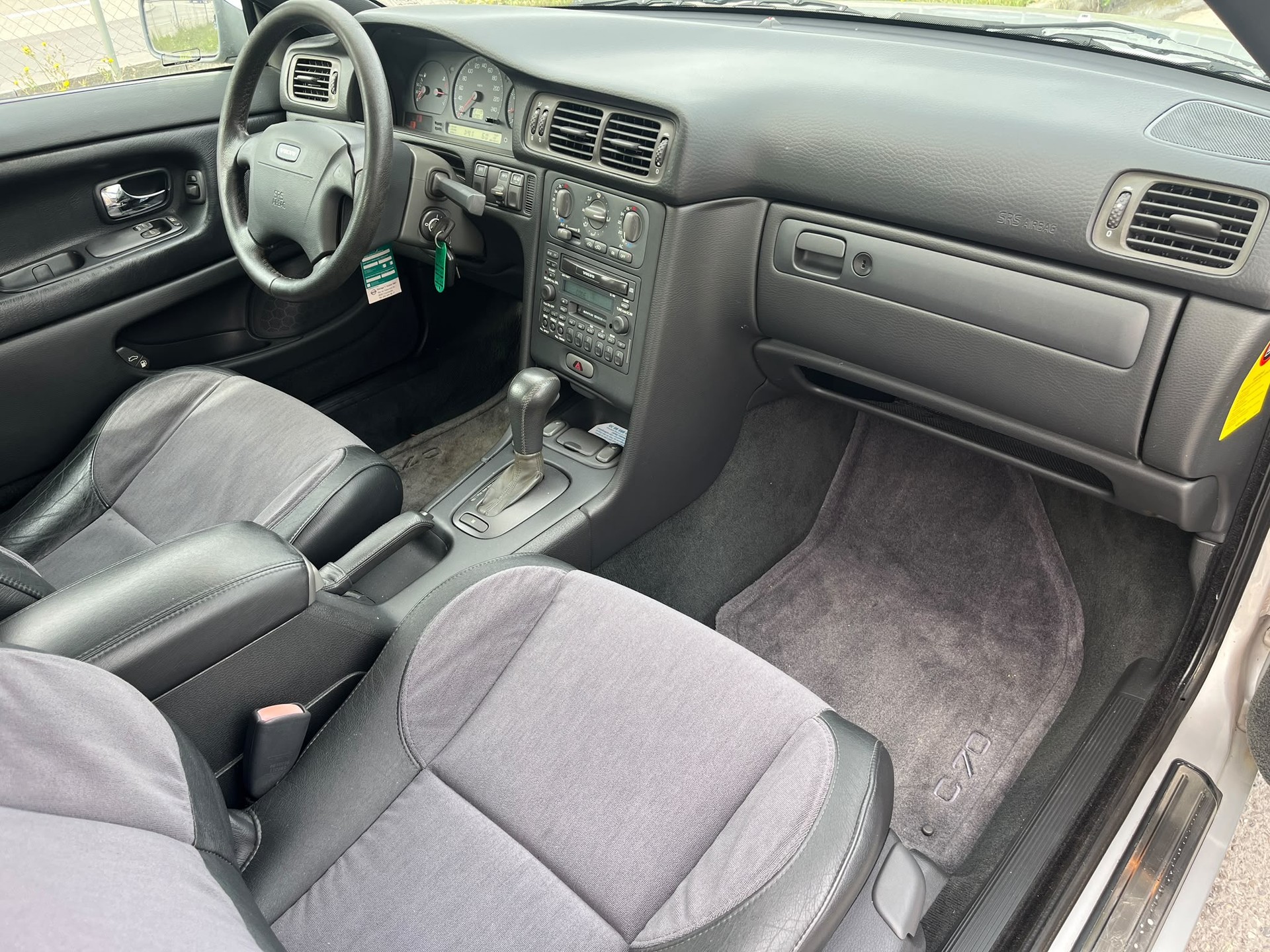 VOLVO C70 2.4 T5 Coupe-image-5