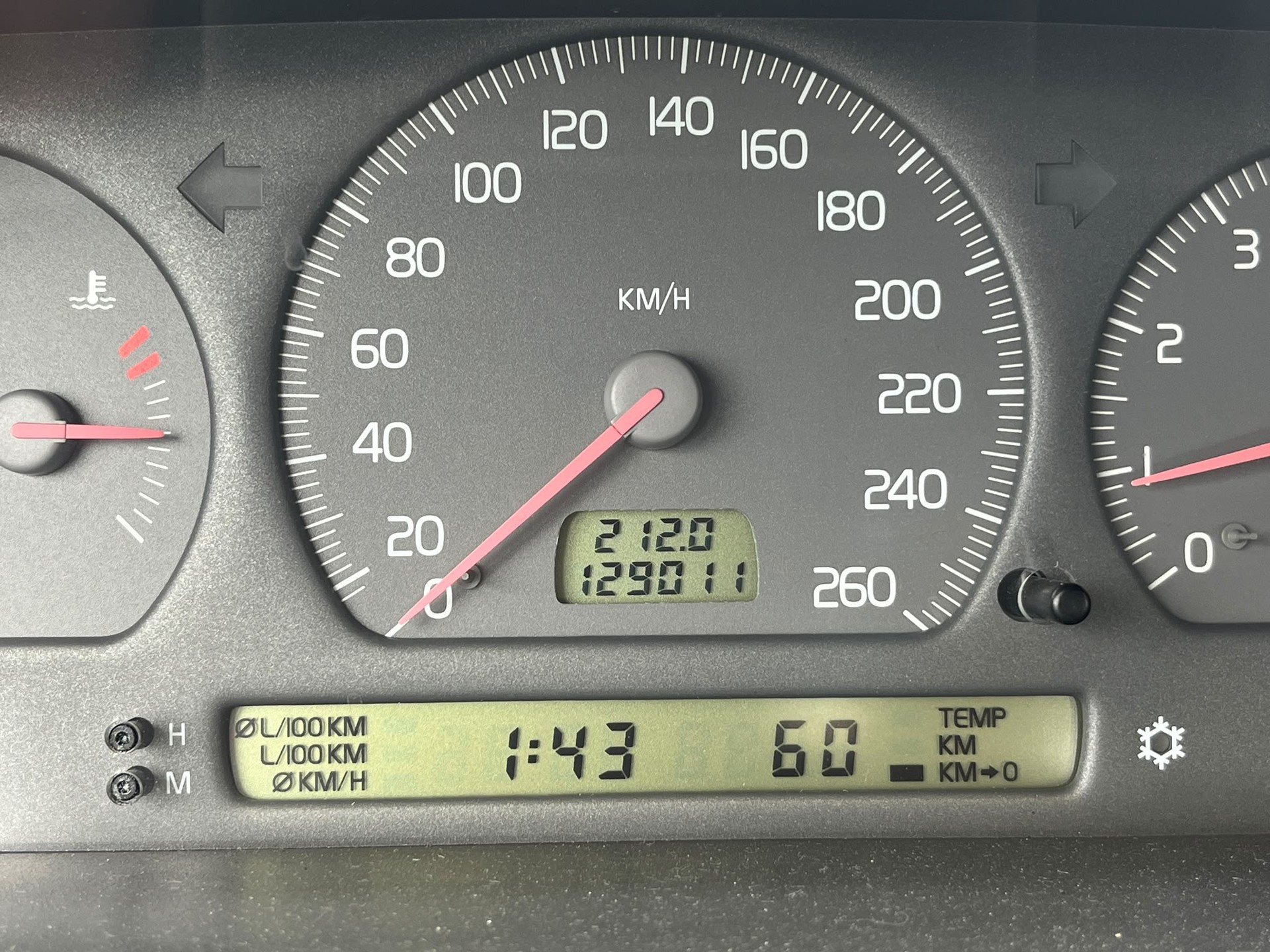 VOLVO C70 2.4 T5 Coupe-image-9