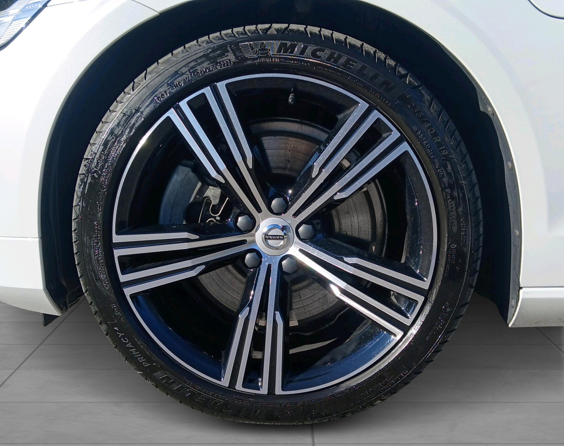 VOLVO S60 T8 e AWD Inscription-image-9