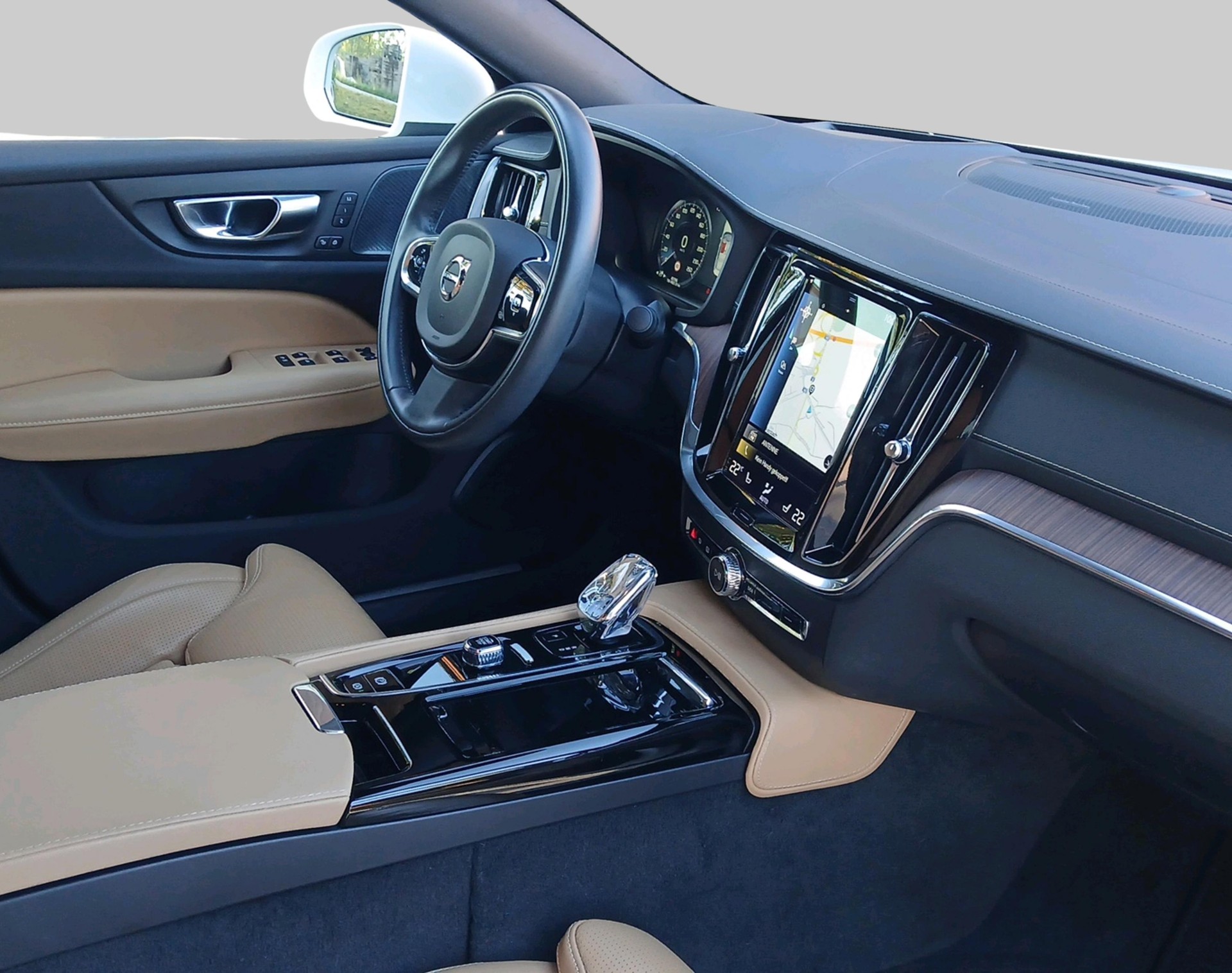 VOLVO S60 T8 e AWD Inscription-image-4