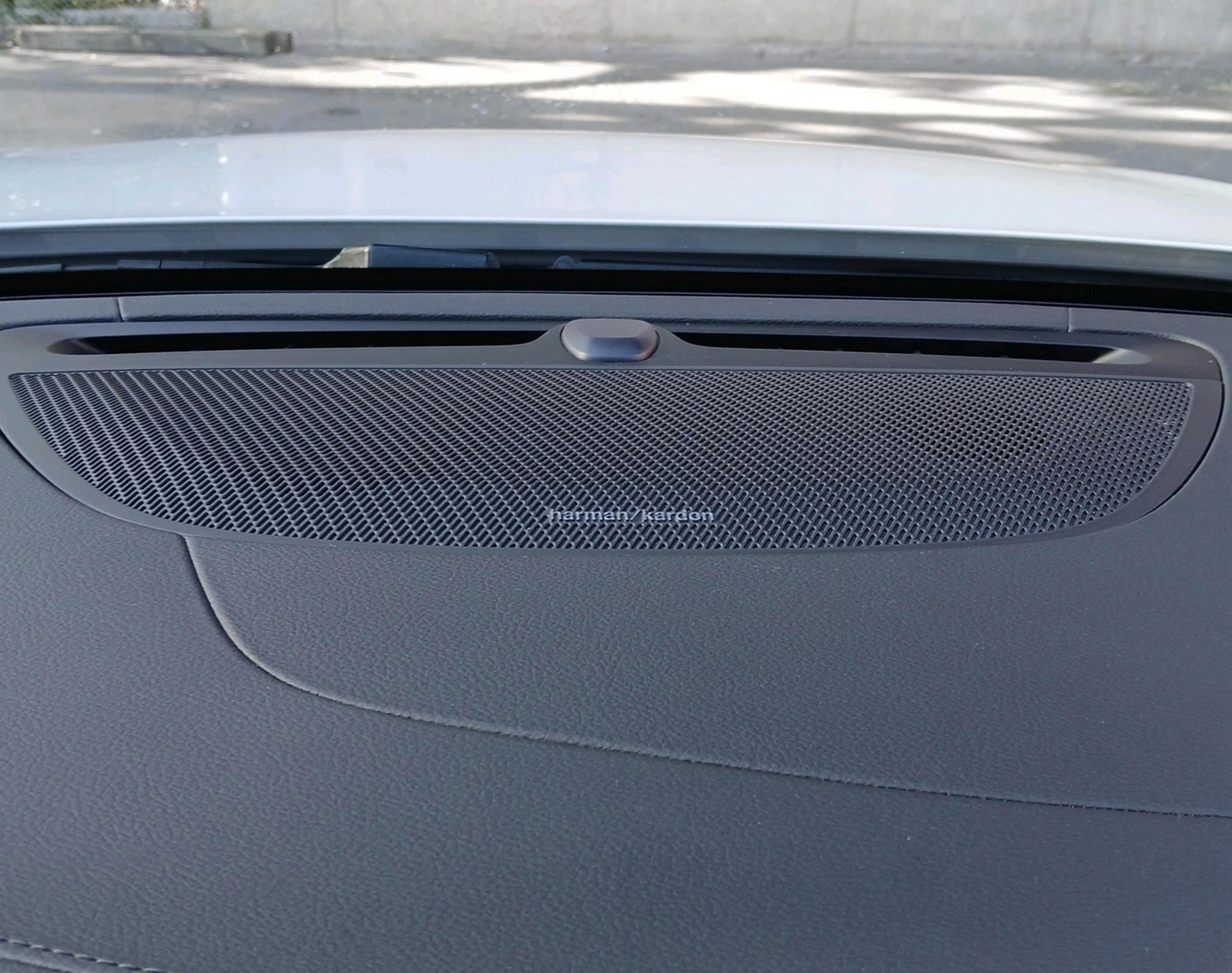 VOLVO S60 T8 e AWD Inscription-image-19